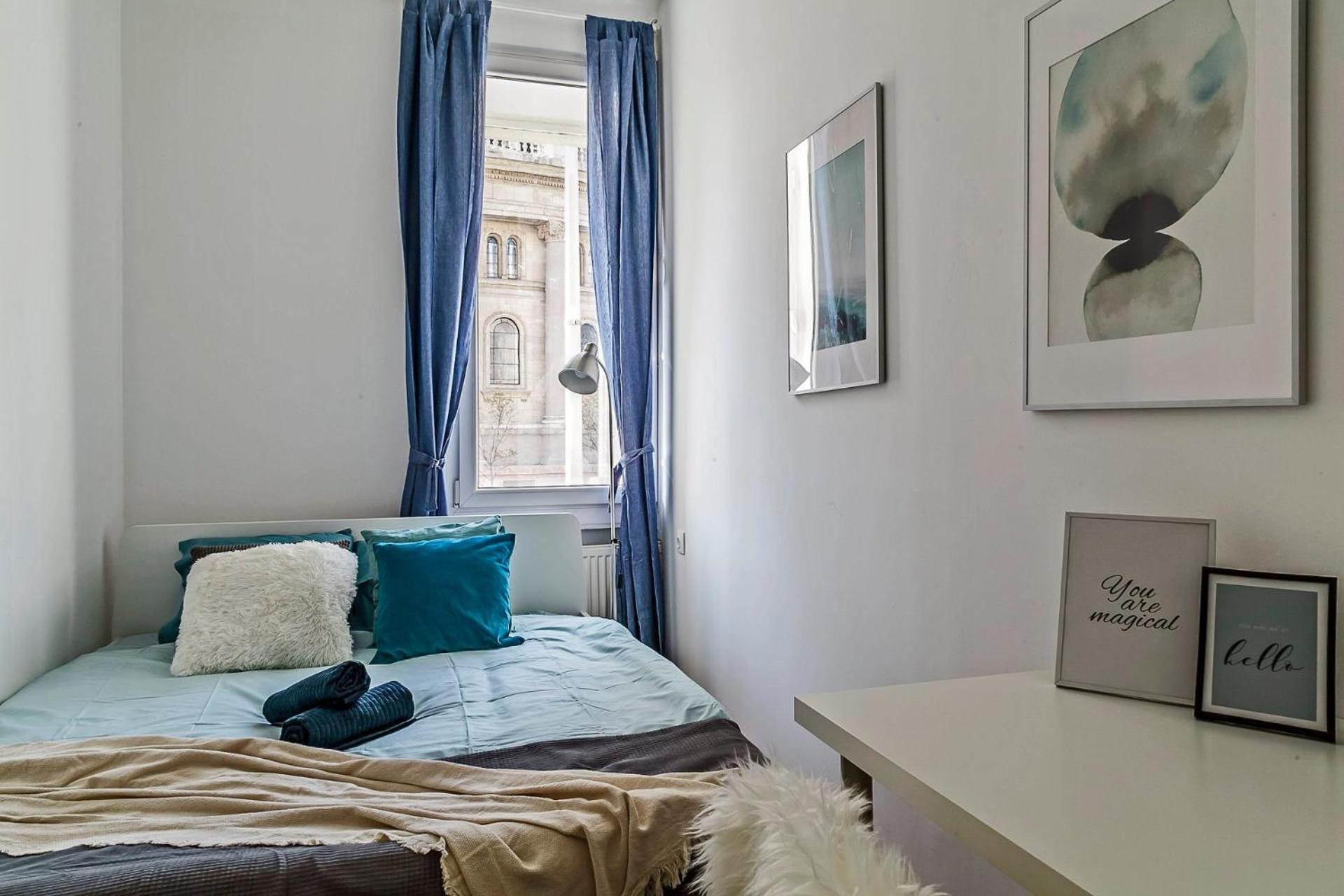 Cozy 4 Bedroom Overlooking The Basilica Appartamento *