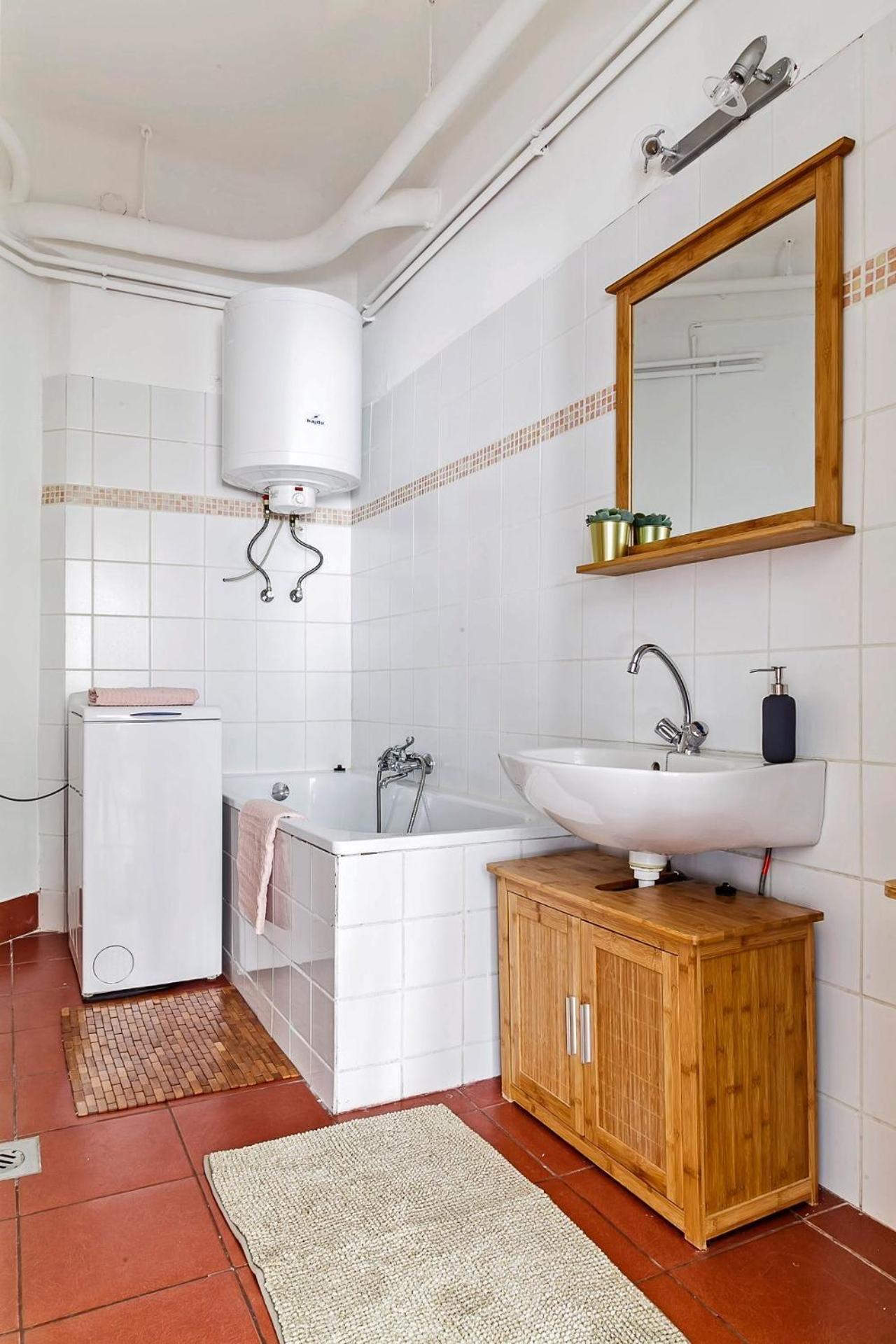 Cozy 4 Bedroom Overlooking The Basilica Appartamento