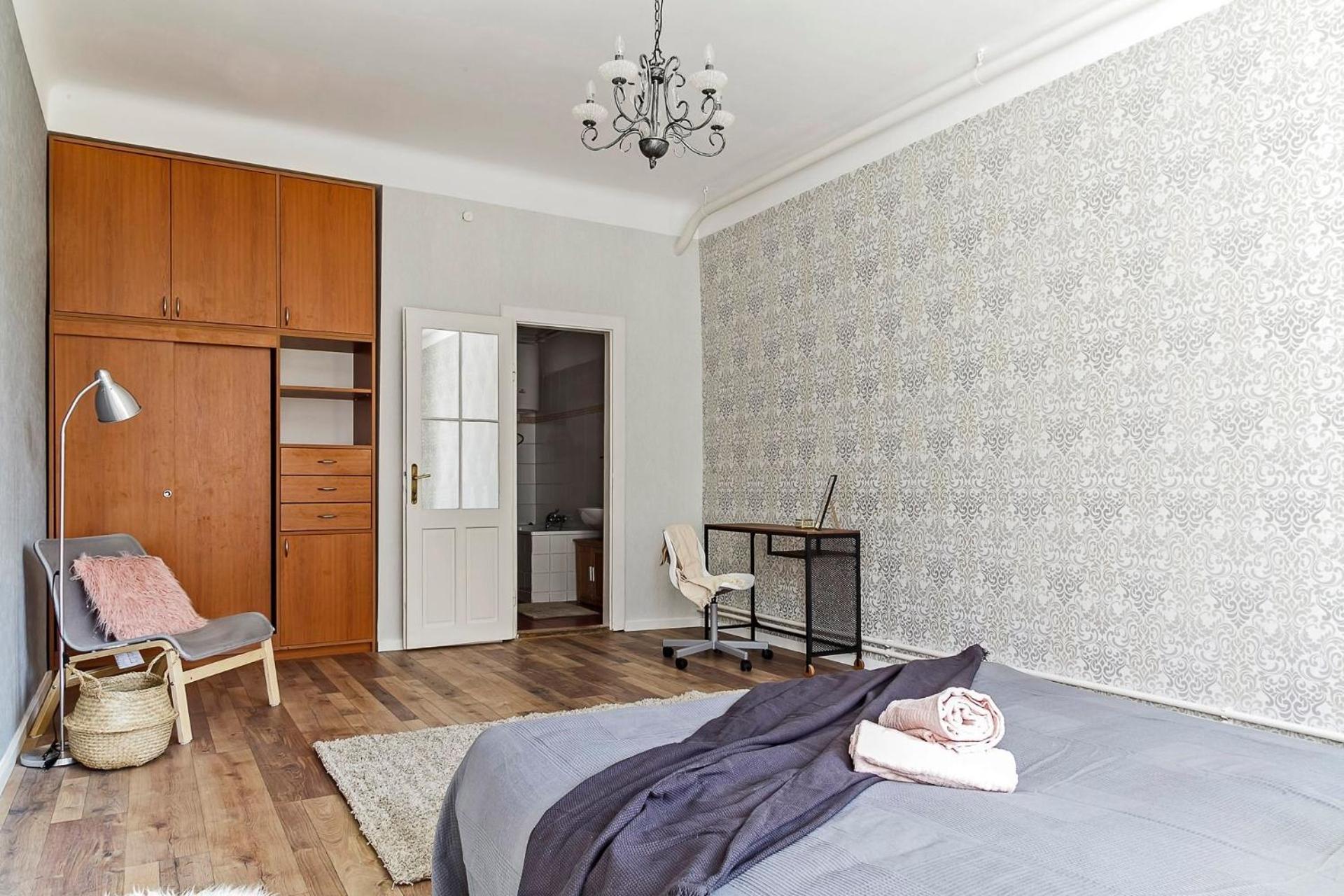 Cozy 4 Bedroom Overlooking The Basilica Appartamento