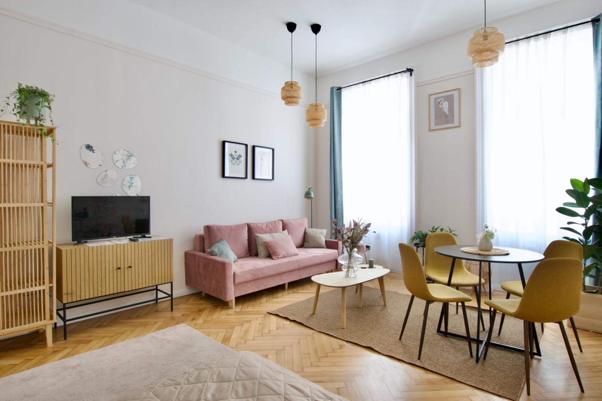 Standard By Hi5-paulay Ede Budapest