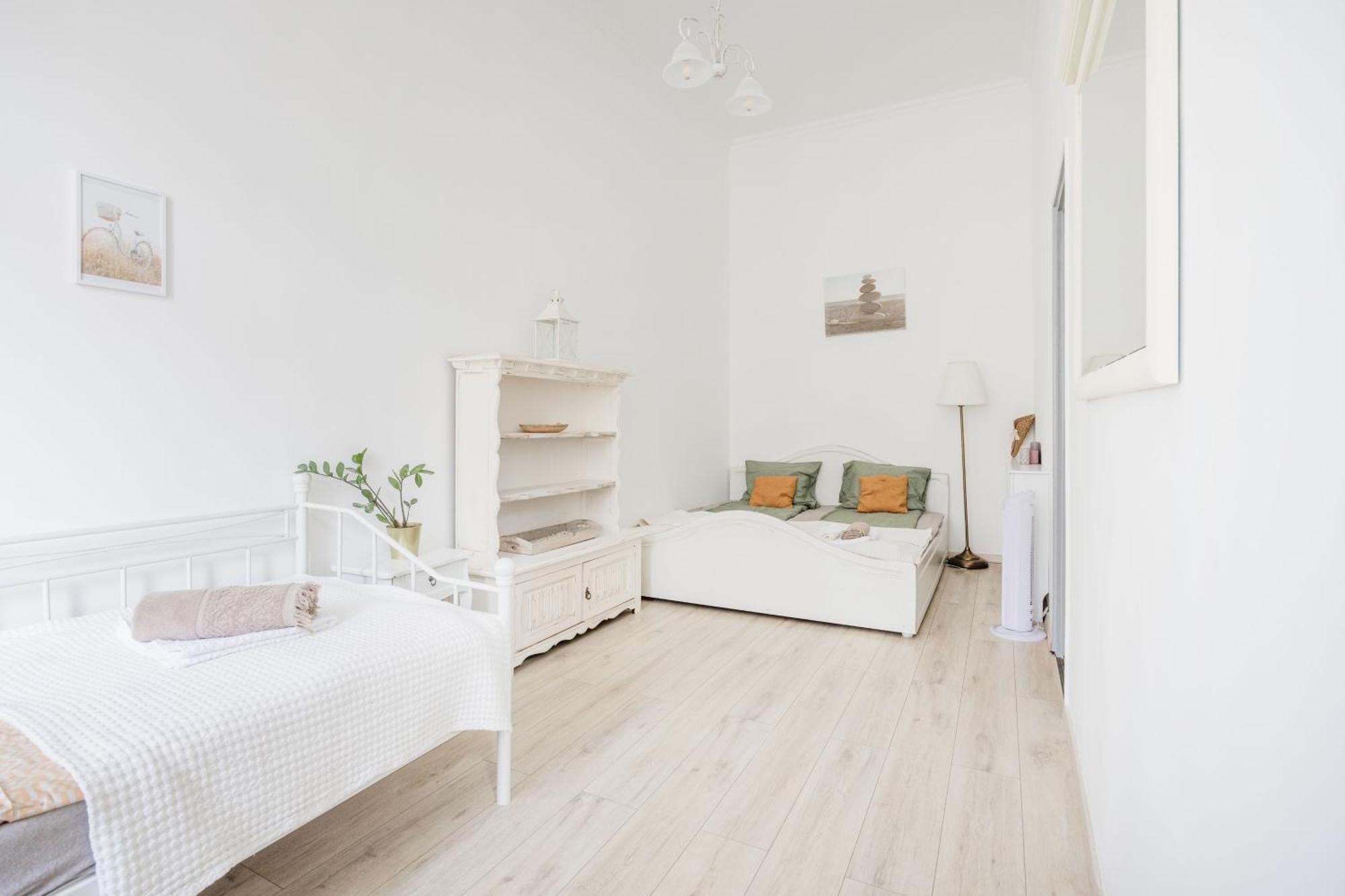 Apartamento A Touch Of Provence And Pastels In The Centre Budapest