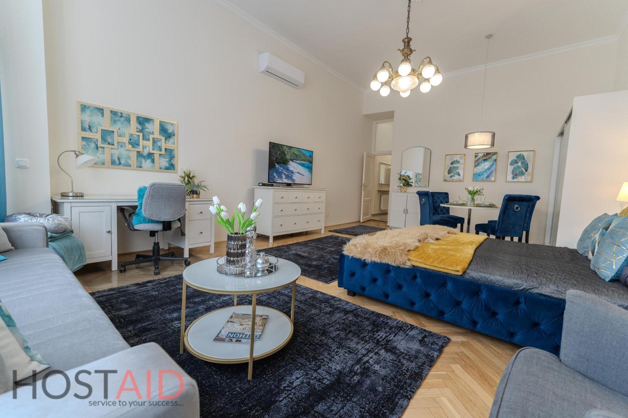 Blue Fountain Design - Hostaid Apartment Budapest