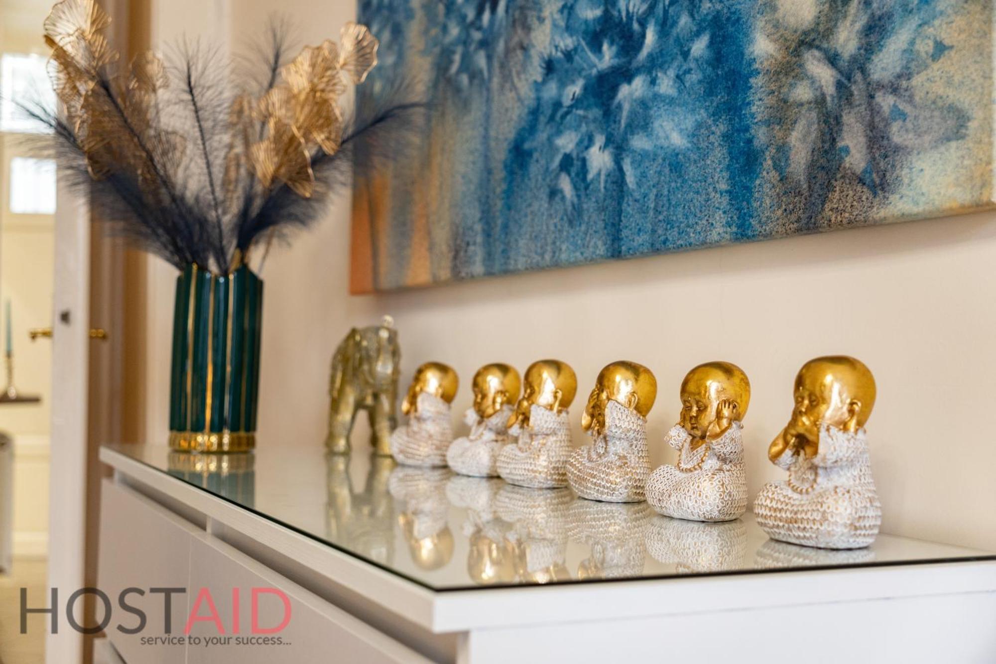 Blue Fountain Design - Hostaid Apartment