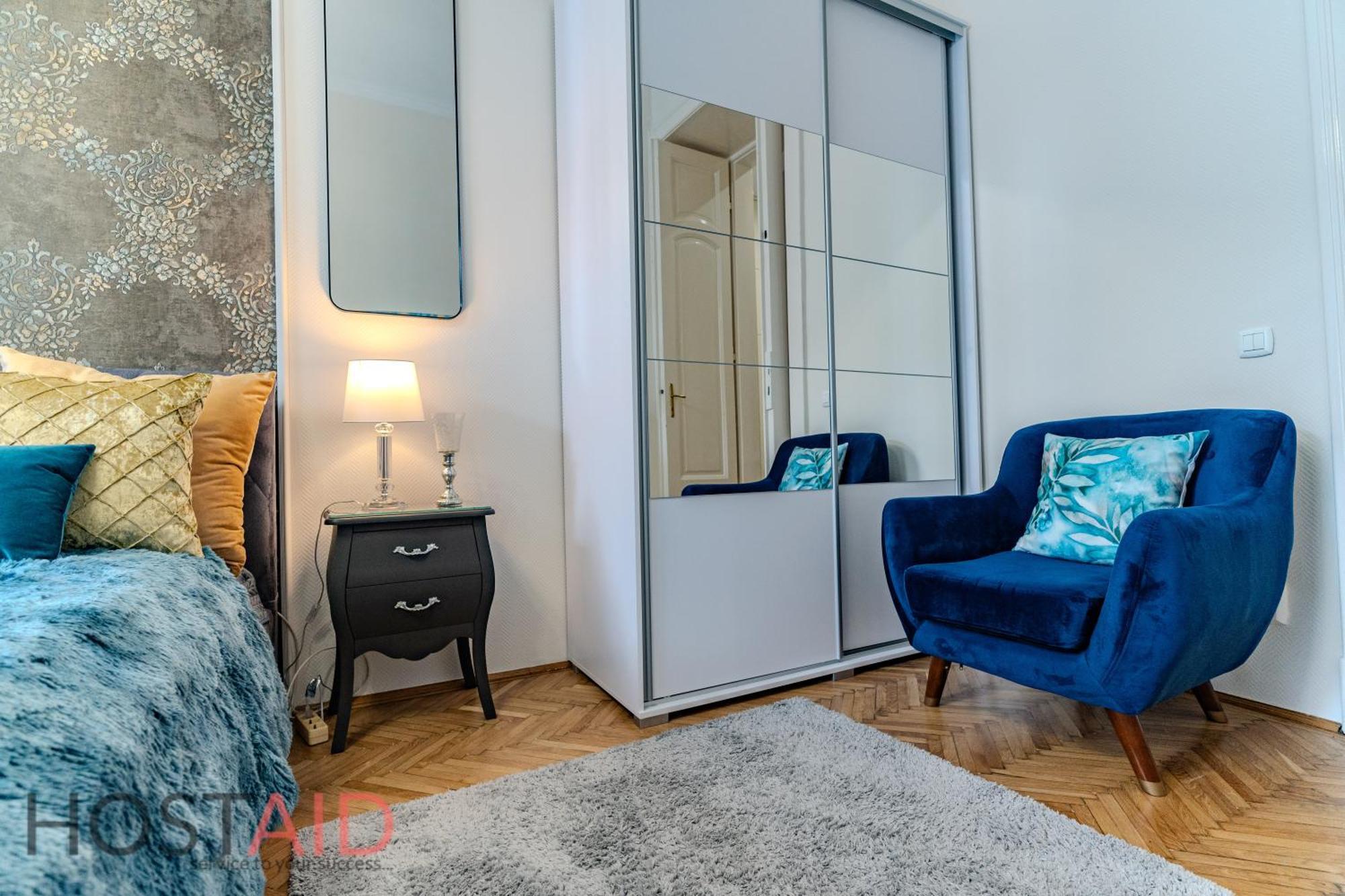 Apartment Blue Fountain Design - Hostaid *
