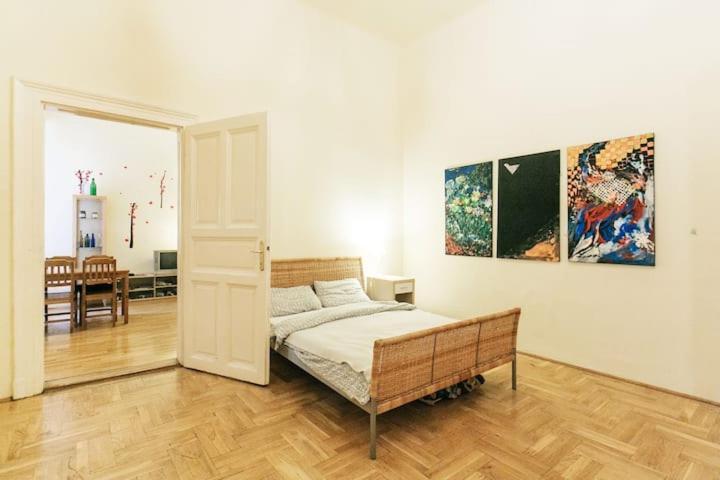 Center Of The City, - It's Only Yours, With Two Bedrooms, 1 Price For 3 * Budapešť