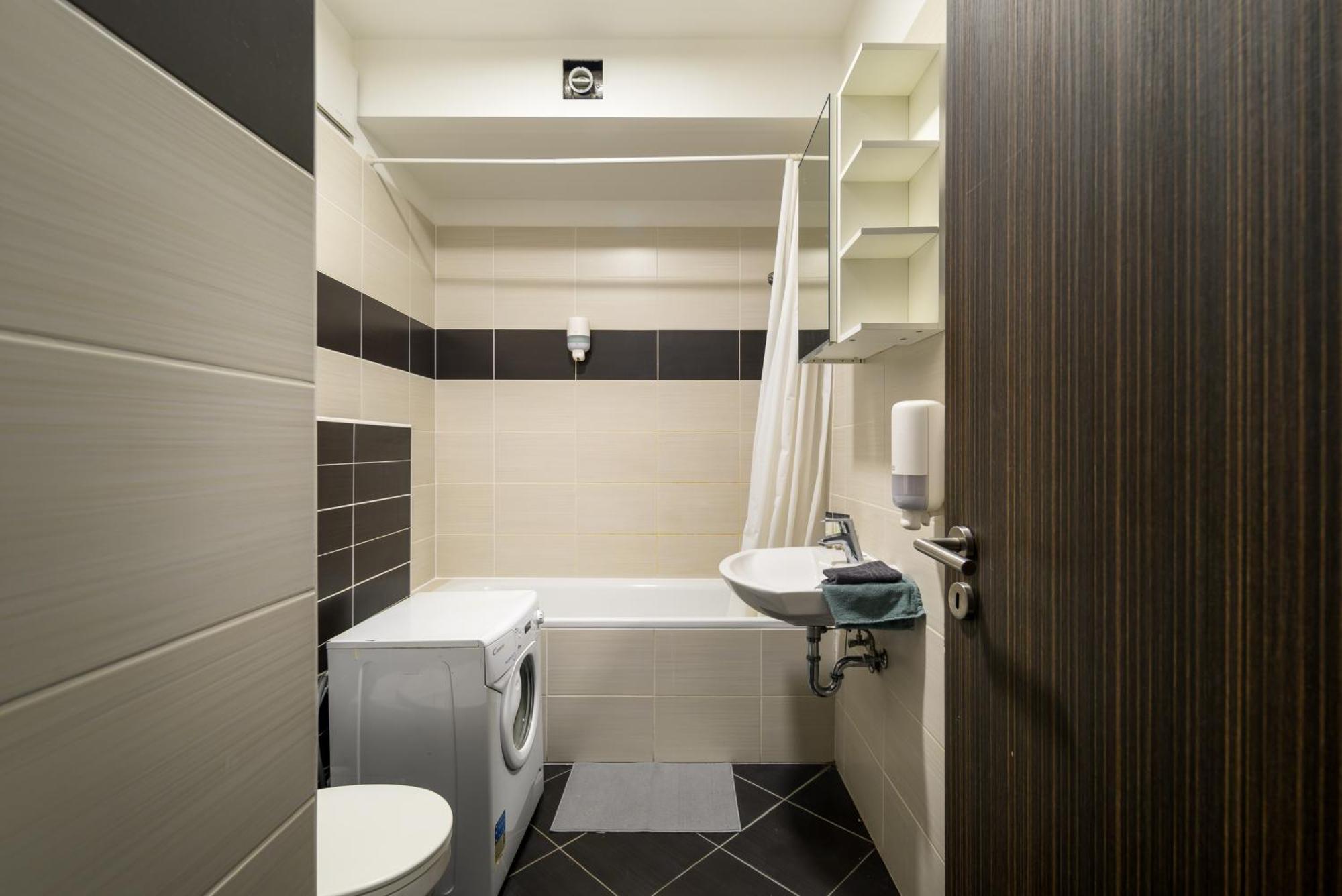 Sun Residential Suite-free Parking Garage Same Building *