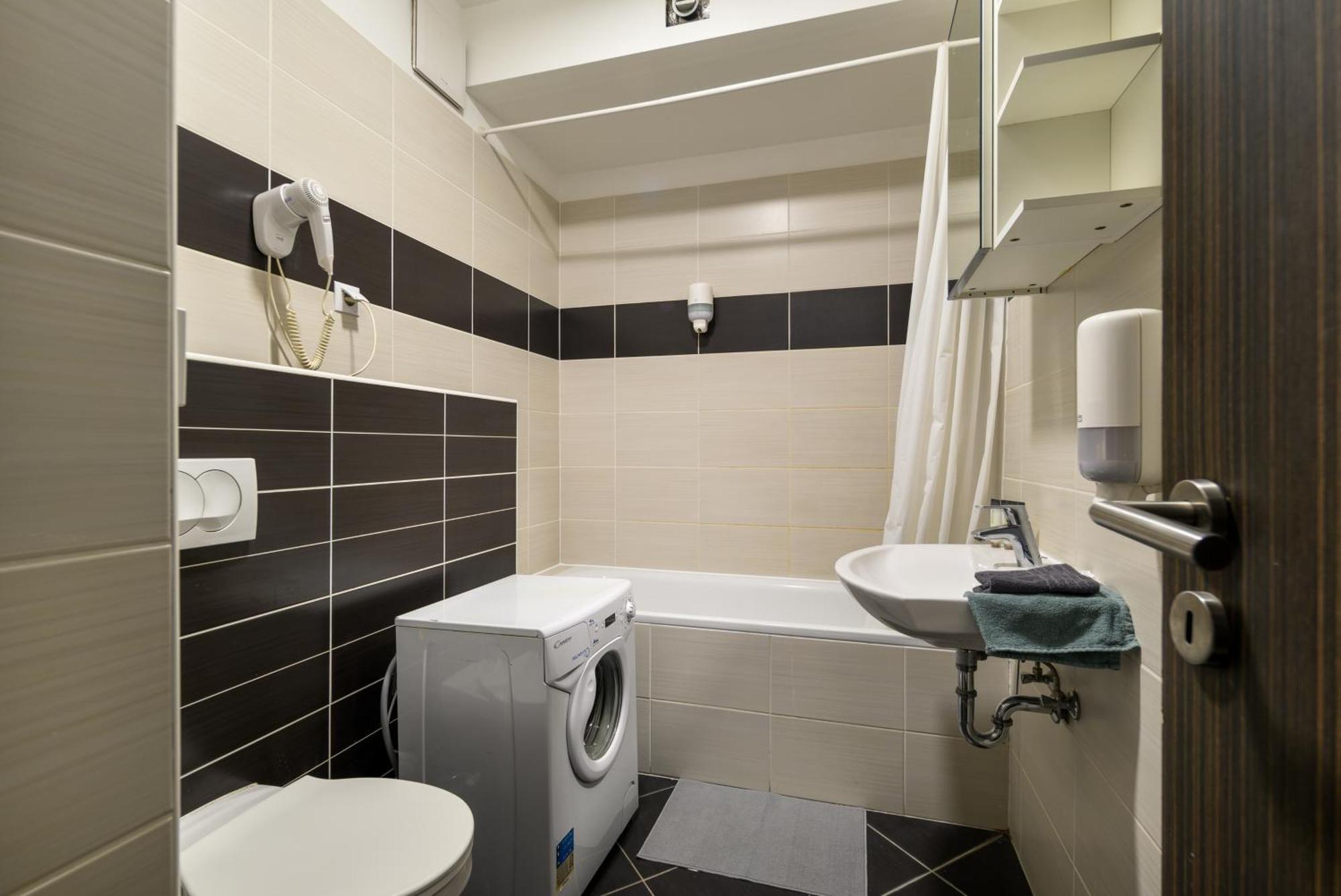 Sun Residential Suite-free Parking Garage Same Building Budapest