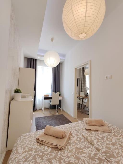 Apartamento Basilica With 2 Bedr Budapest