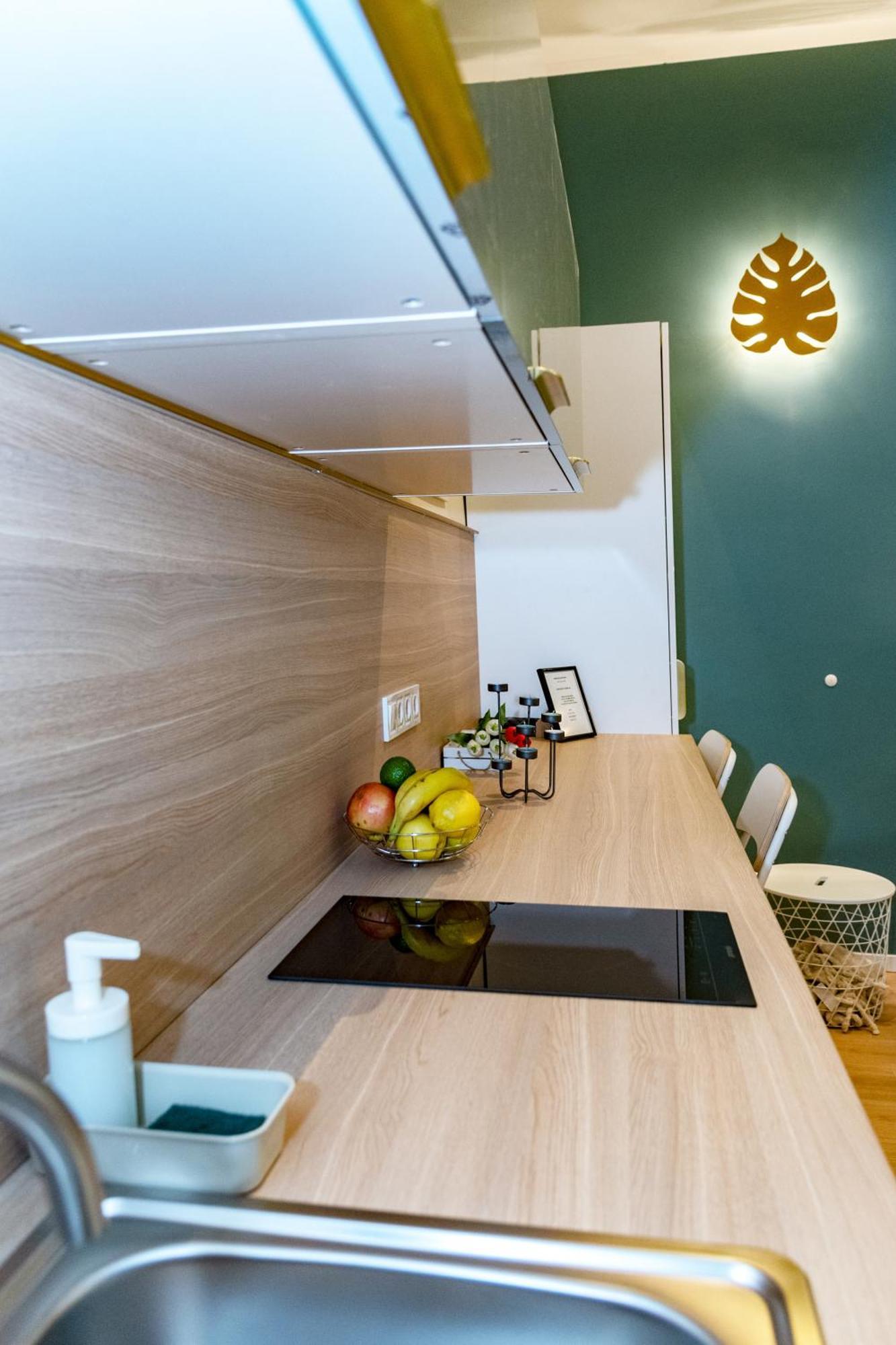 Monstera Apartment