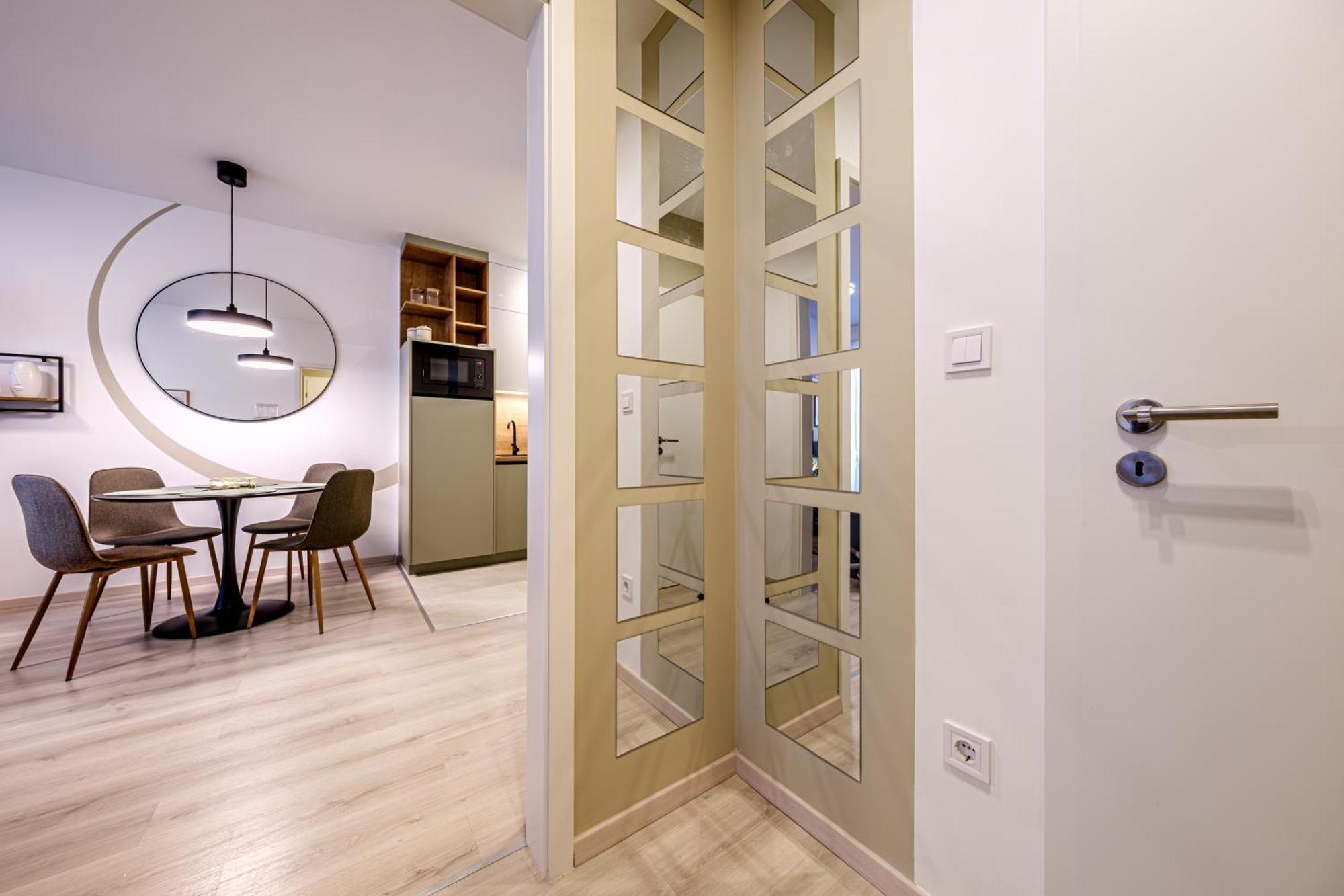 Design Near Park With Free Parking Apartment *