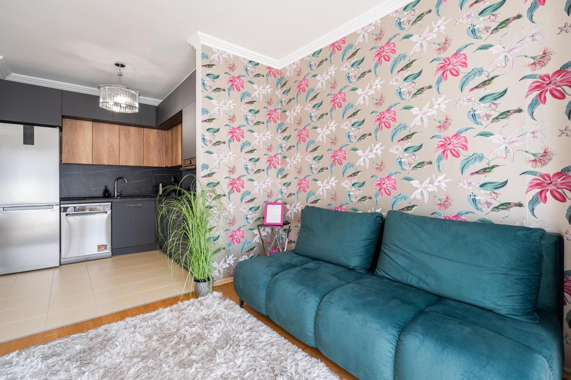Penthouse Three Bedrooms, Three Balconies With Free Parking In Kiraly Street *