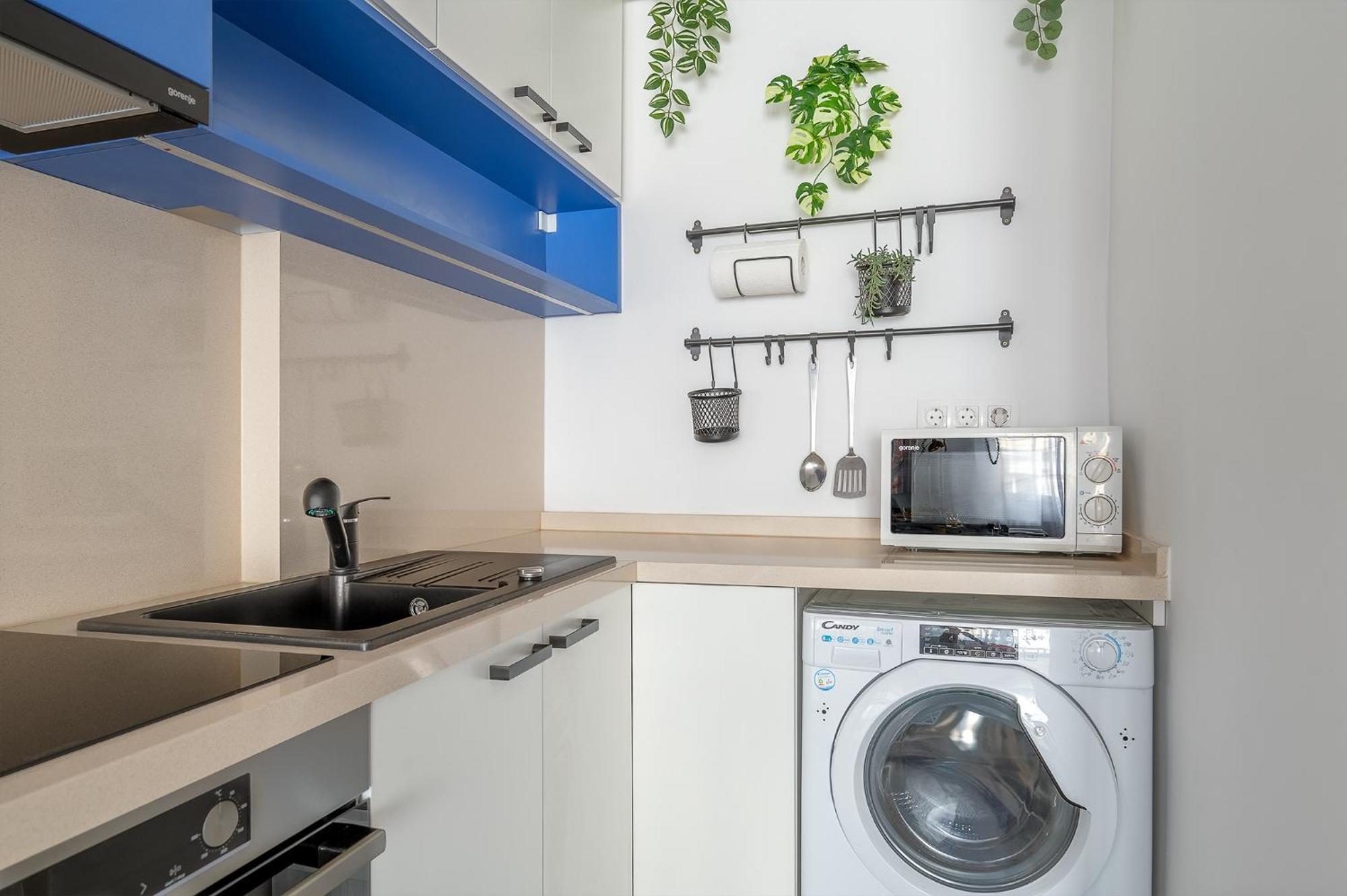 Newly Renovated!!! - Modern 10 Minutes From The Grand Boulevard Apartamento