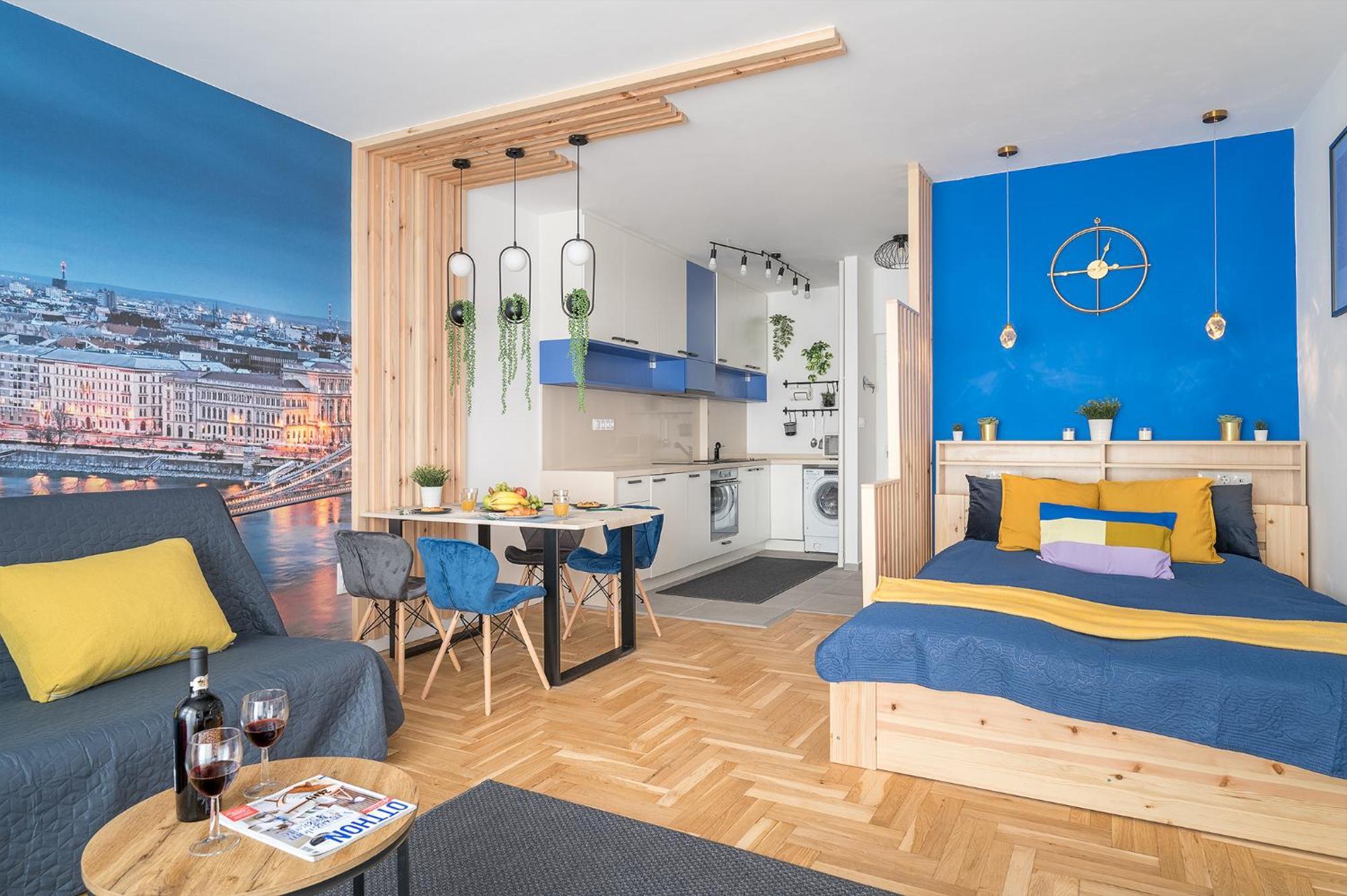 Newly Renovated!!! - Modern 10 Minutes From The Grand Boulevard Apartamento *