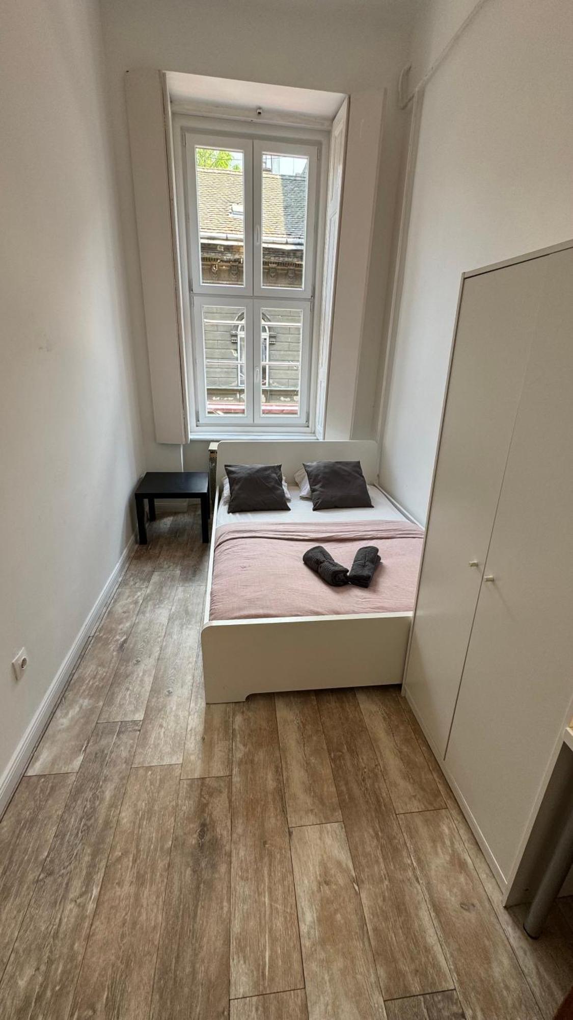 The 5-bedroom Downtown Appartement *