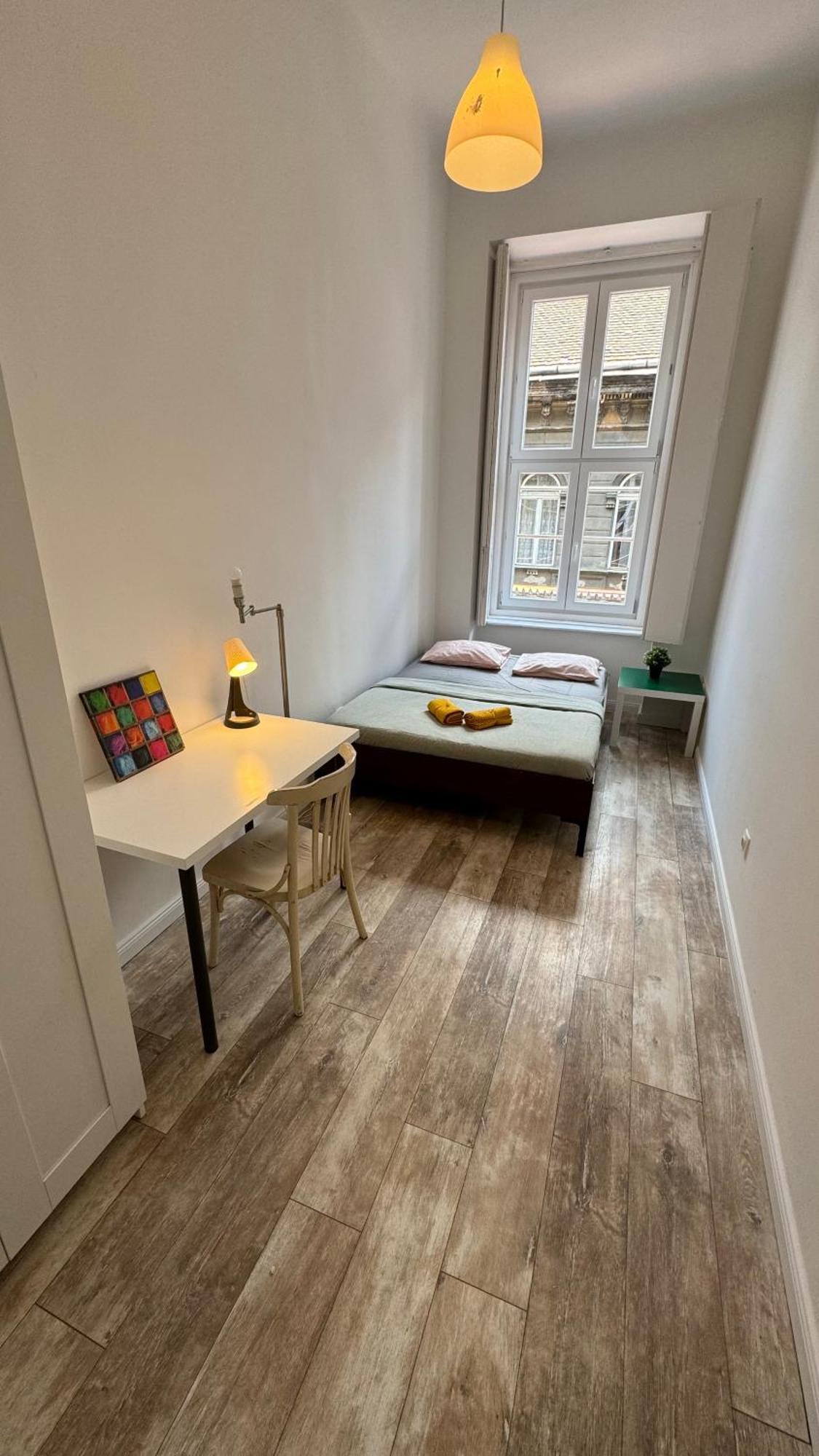 Apartment The 5-bedroom Downtown *