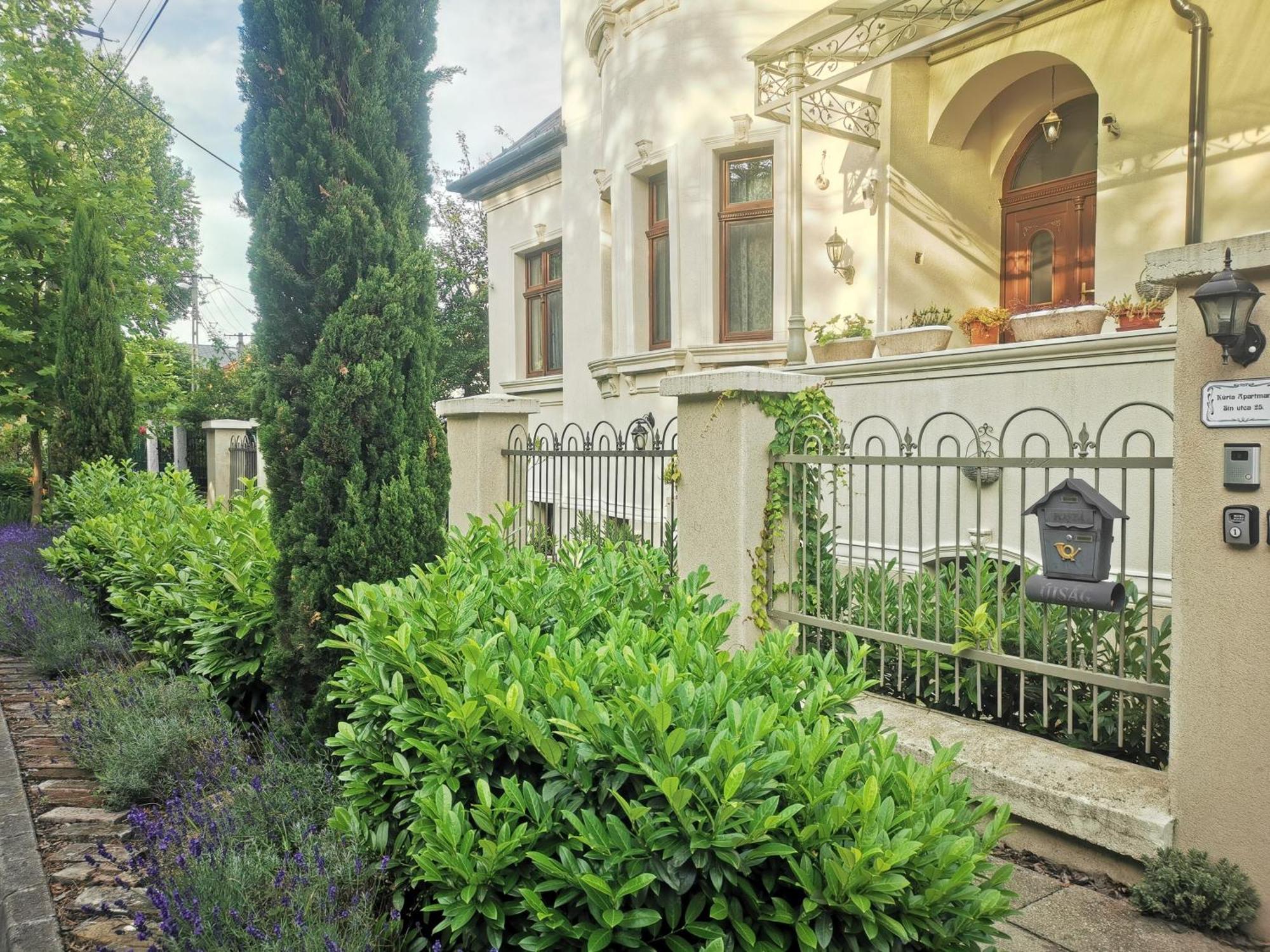 Kuria With Private Jacuzzi And Pool Apartament Budapeszt