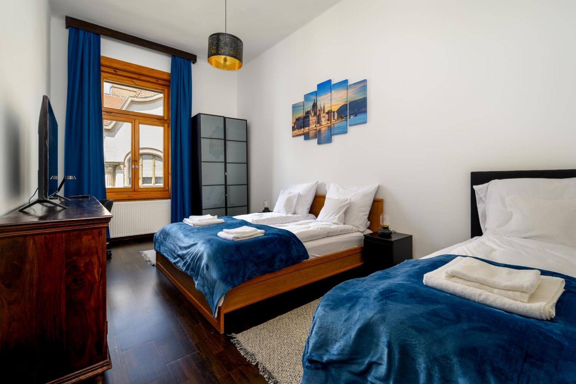 Rustic Downtown 106 M2 *
