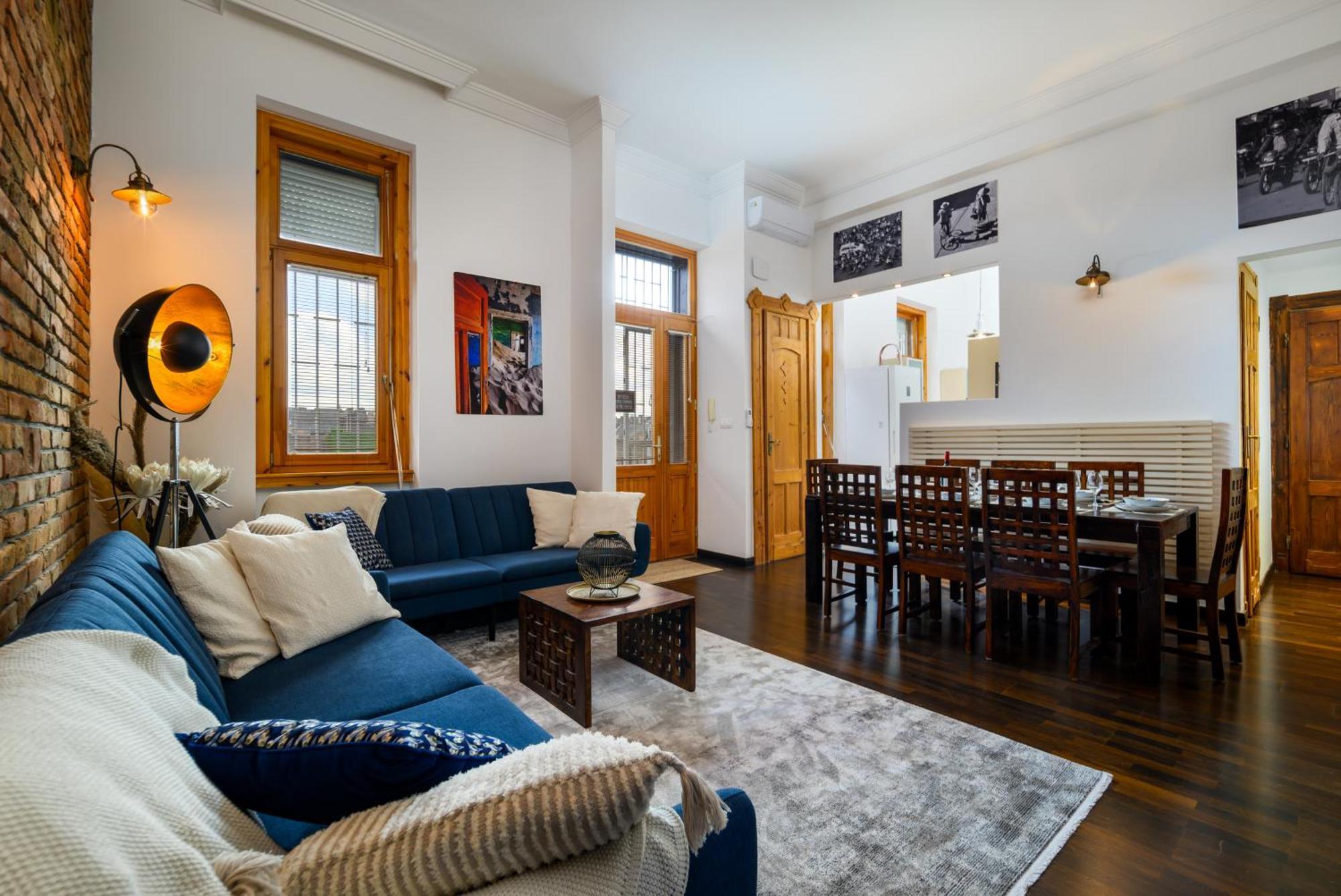Rustic Downtown 106 M2 *