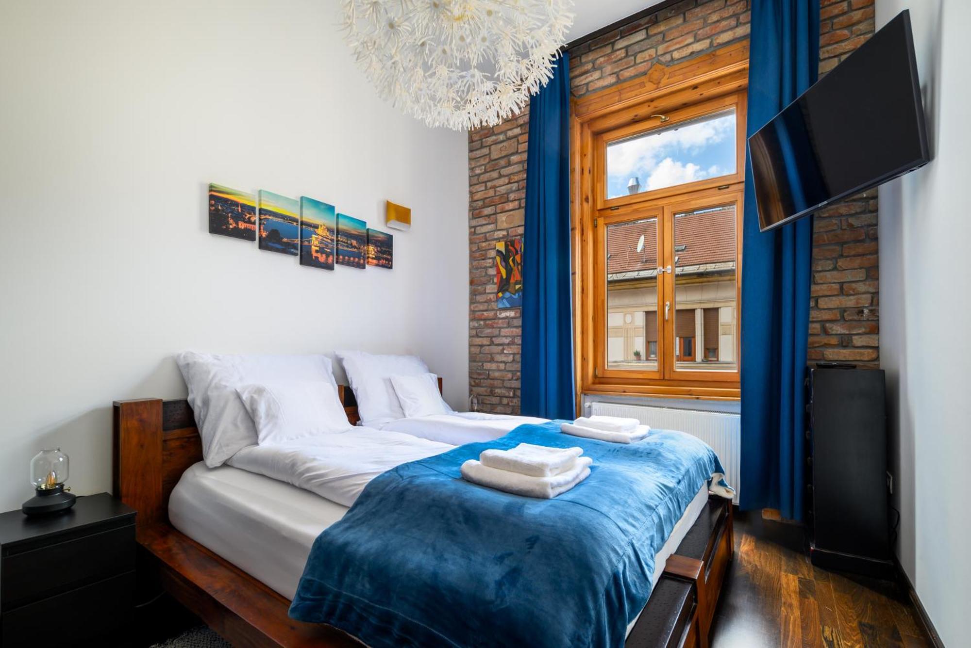 Rustic Downtown 106 M2 *