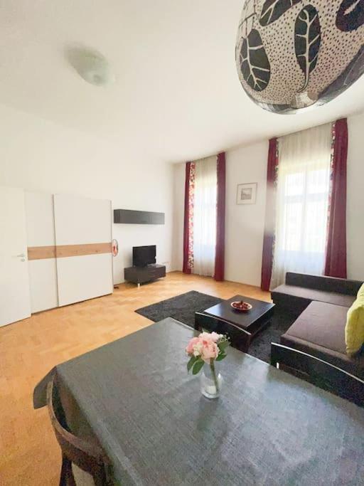 Spacious In A Vibrant Center