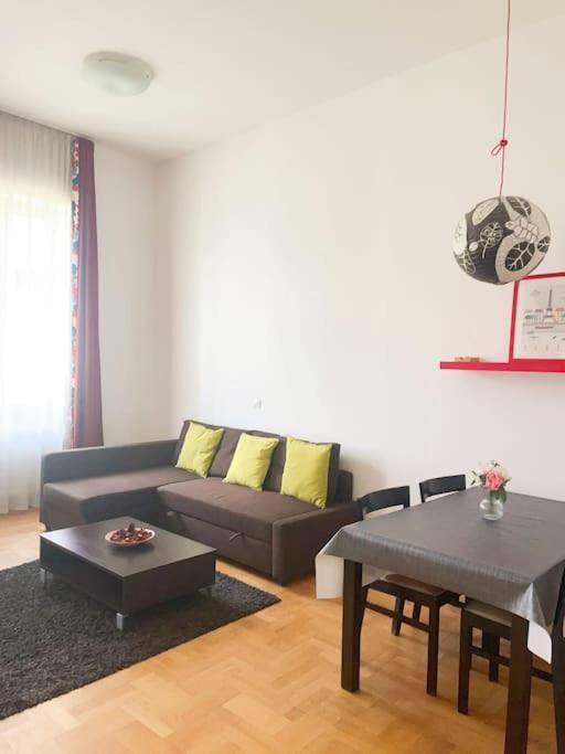 Appartement Spacious In A Vibrant Center *