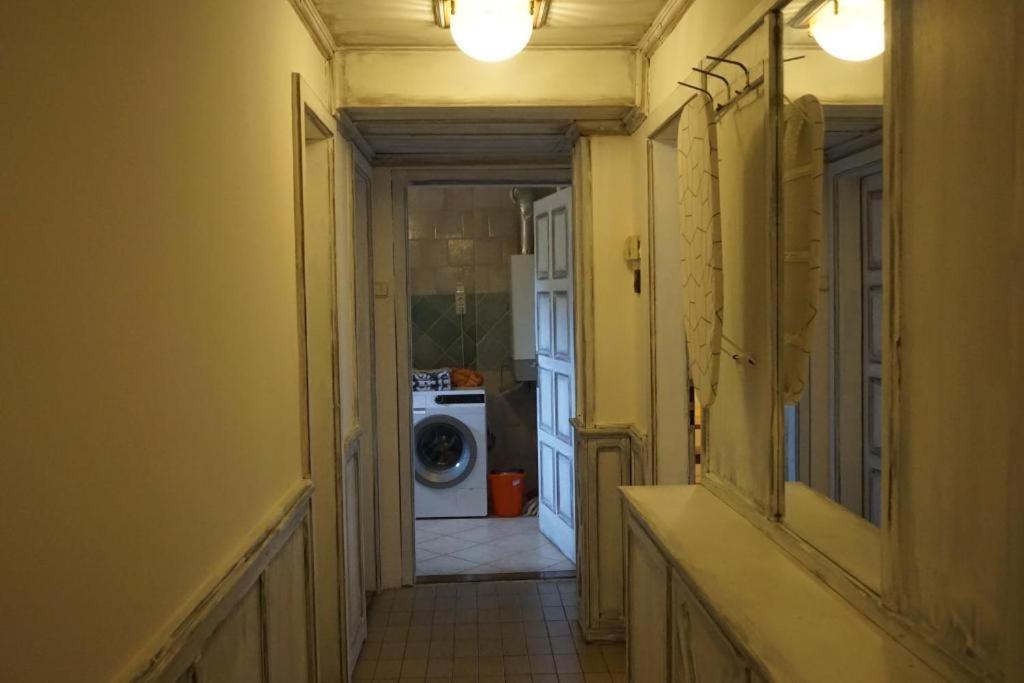 Maharaja Buda - Private Parking And Garden Appartamento Budapest