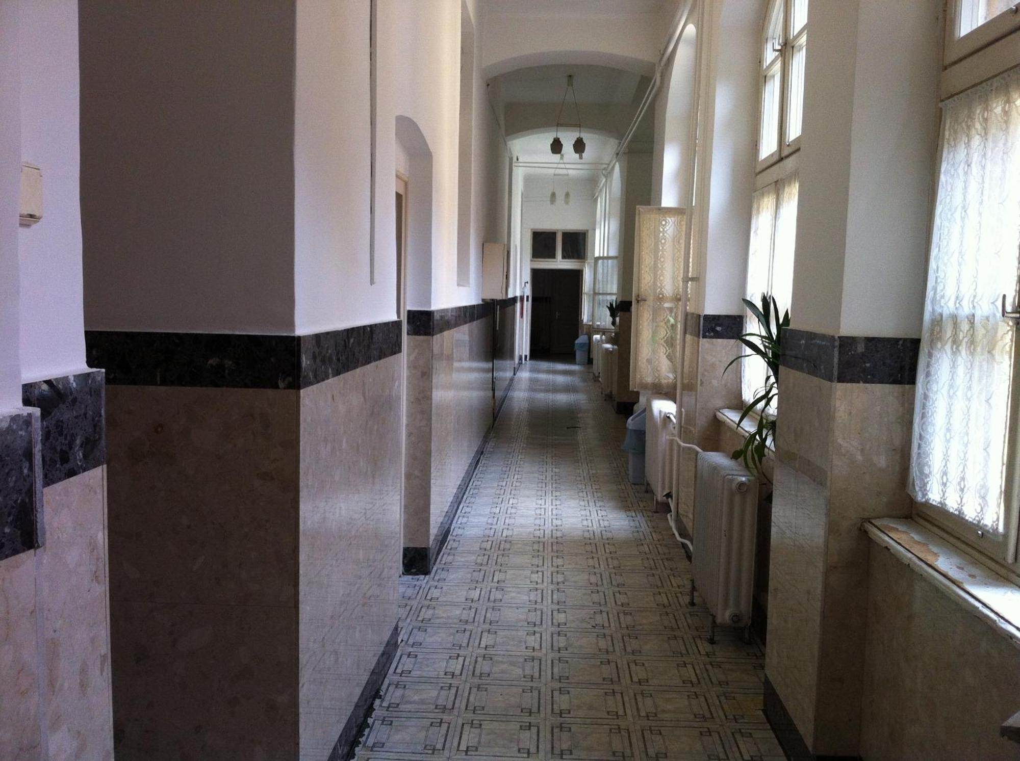 Season 2 Hostel Budapešť
