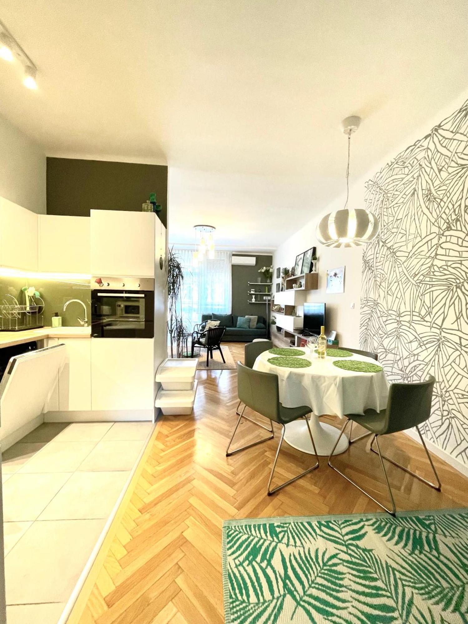 Mint Pearl 3 2 Bathrooms At Kalvin Square Apartment