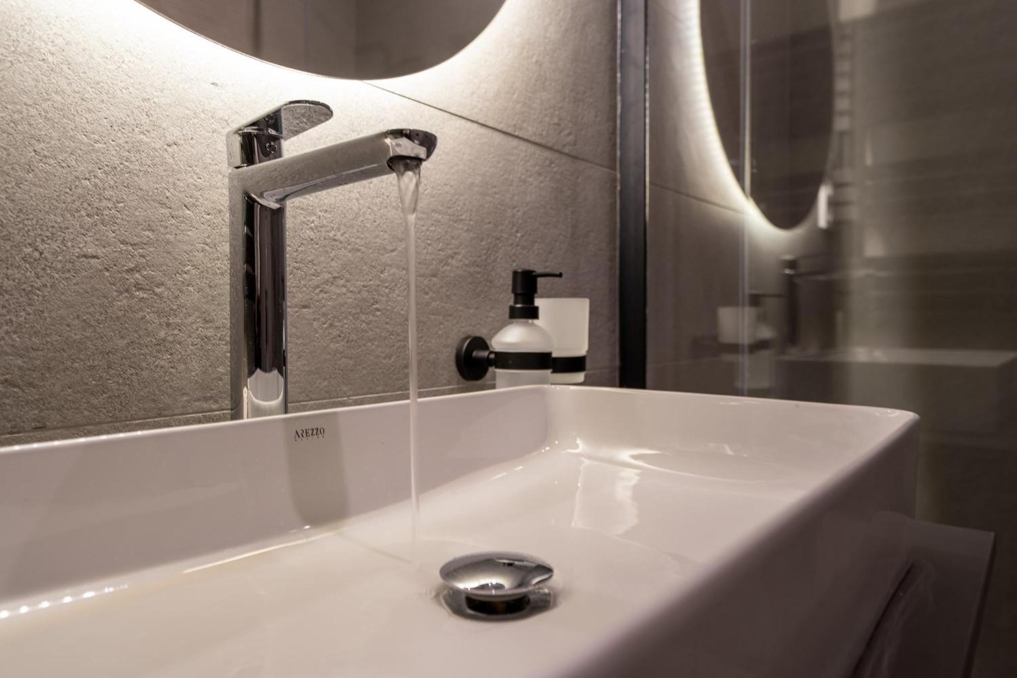 Karoly Boutique Suites, Location By Bqa Hotel