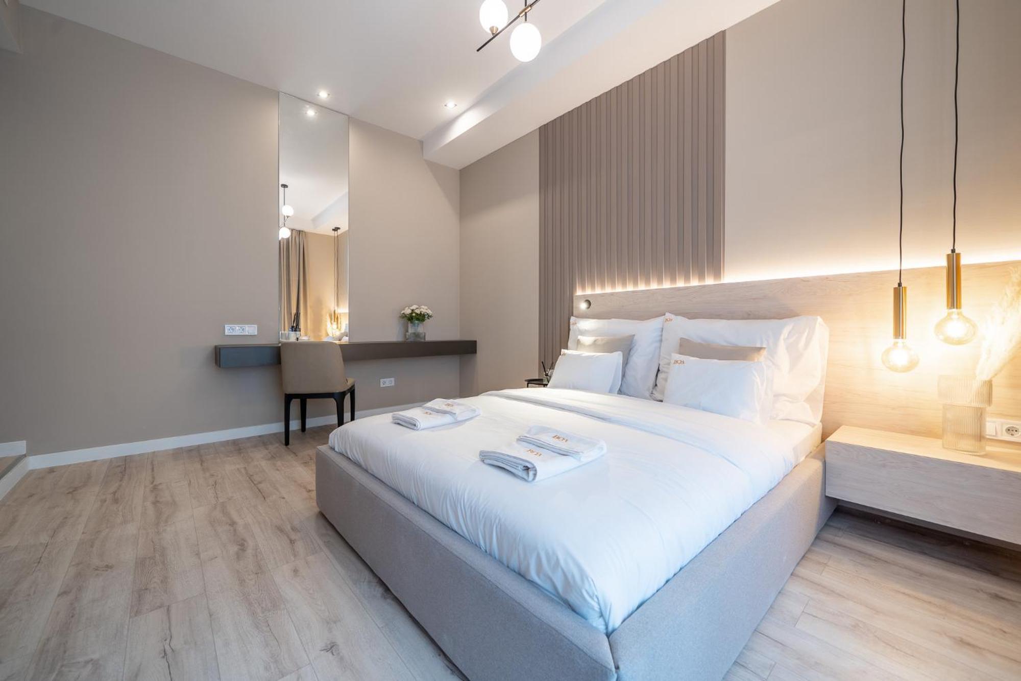Hotel Karoly Boutique Suites, Location By Bqa
