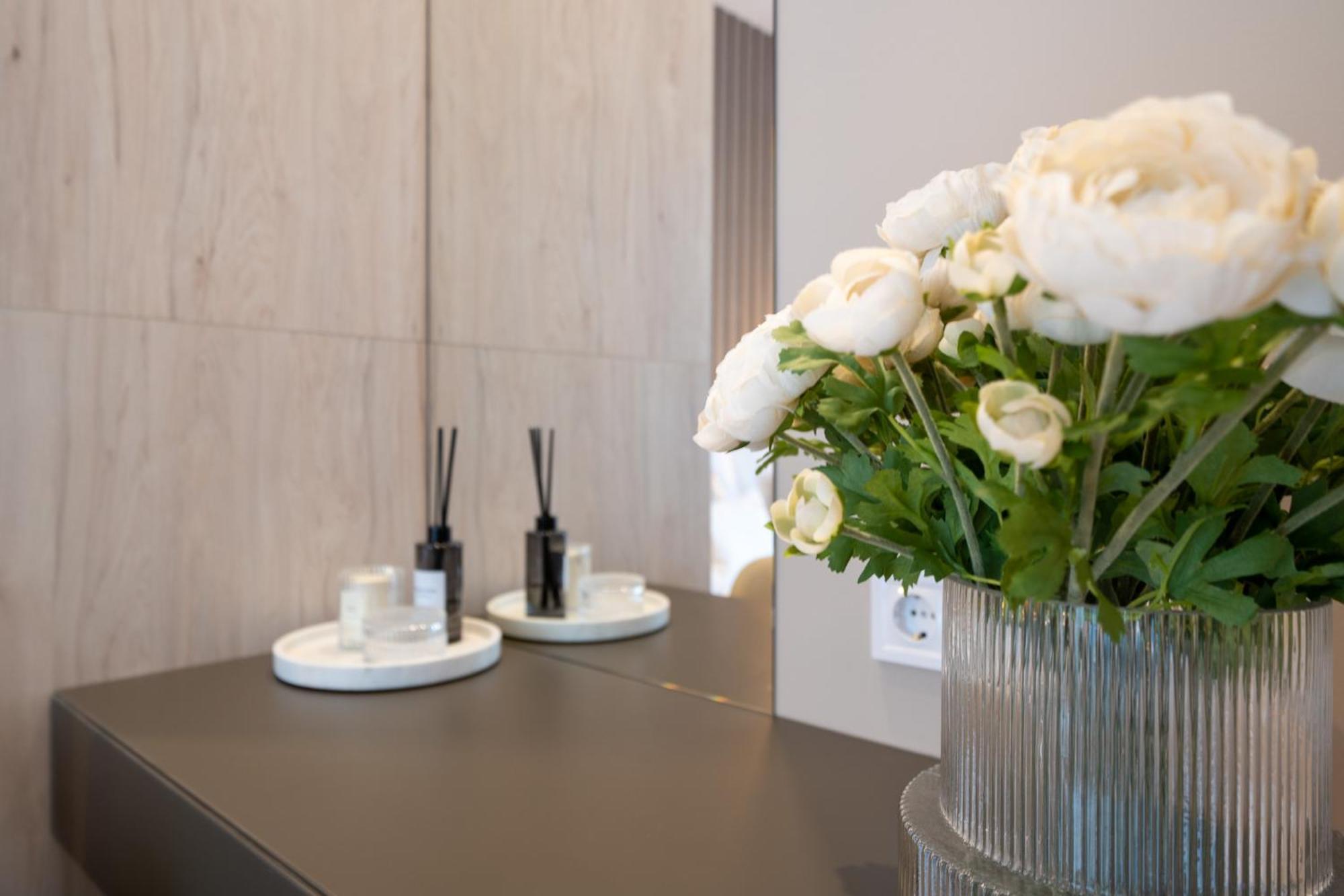 Hotel Karoly Boutique Suites, Location By Bqa