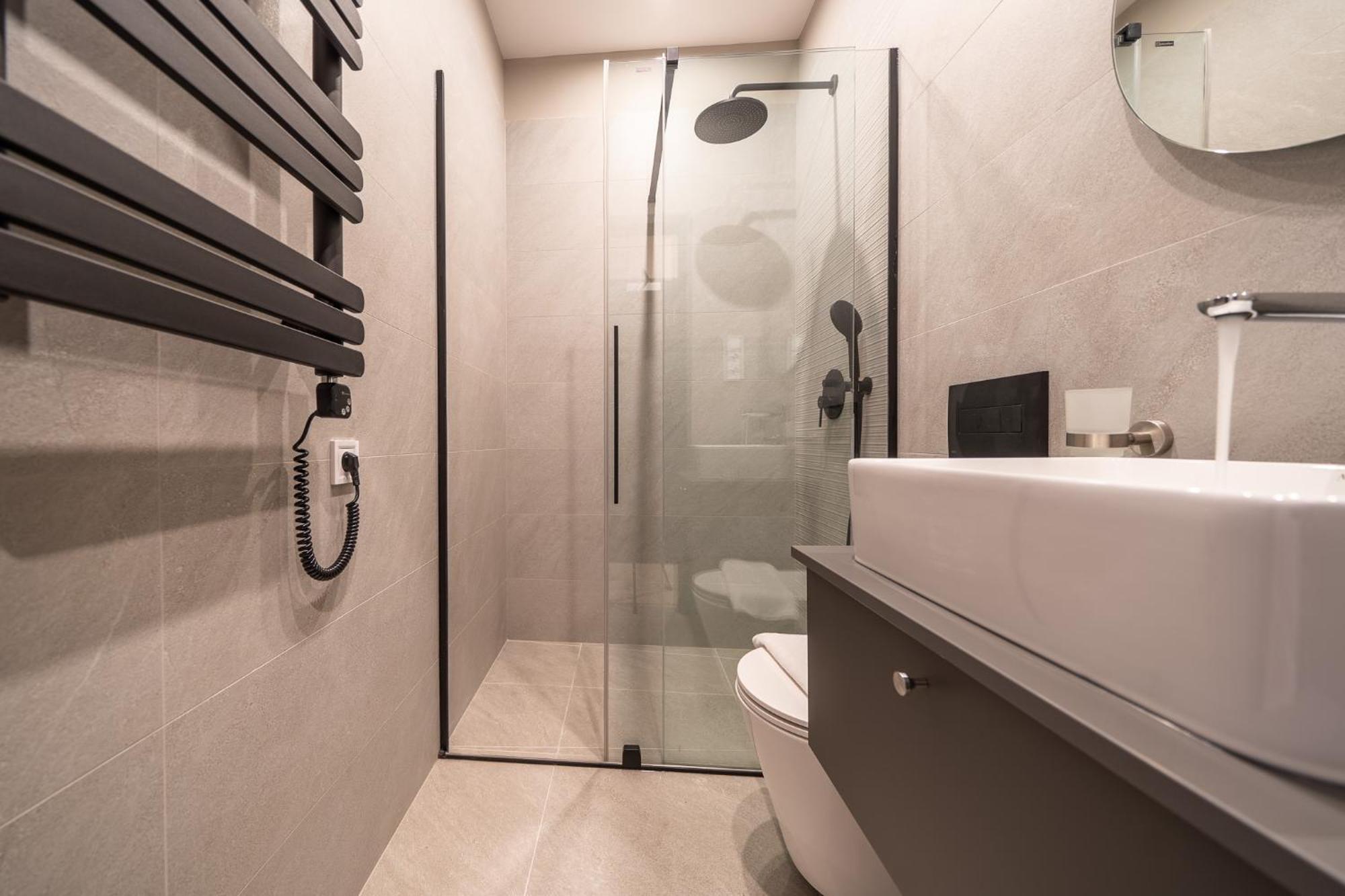 Karoly Boutique Suites, Location By Bqa