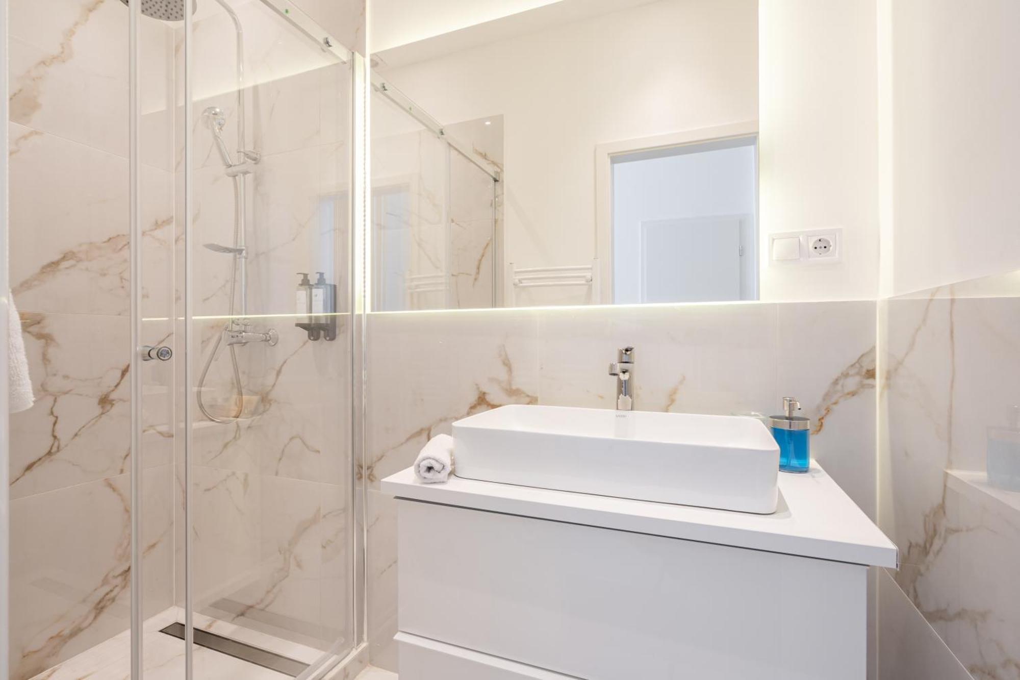 E13 - Grand Boulevard Heritage - Location By Bqa Apartamento *