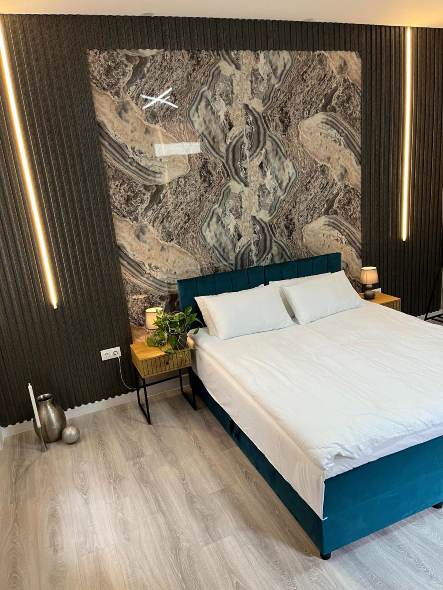 S8 Downtown Apartman *