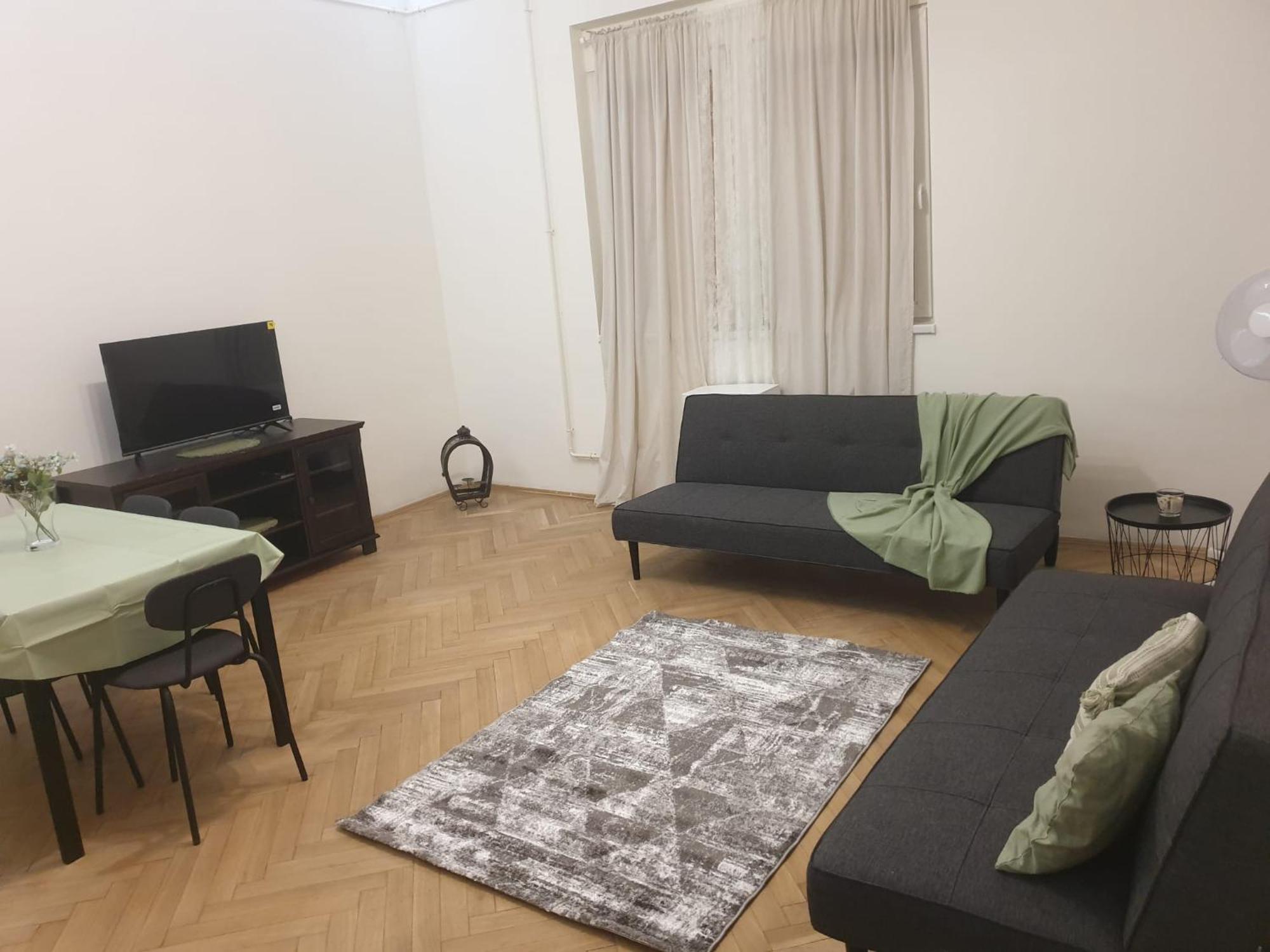 M&ns * Budapest