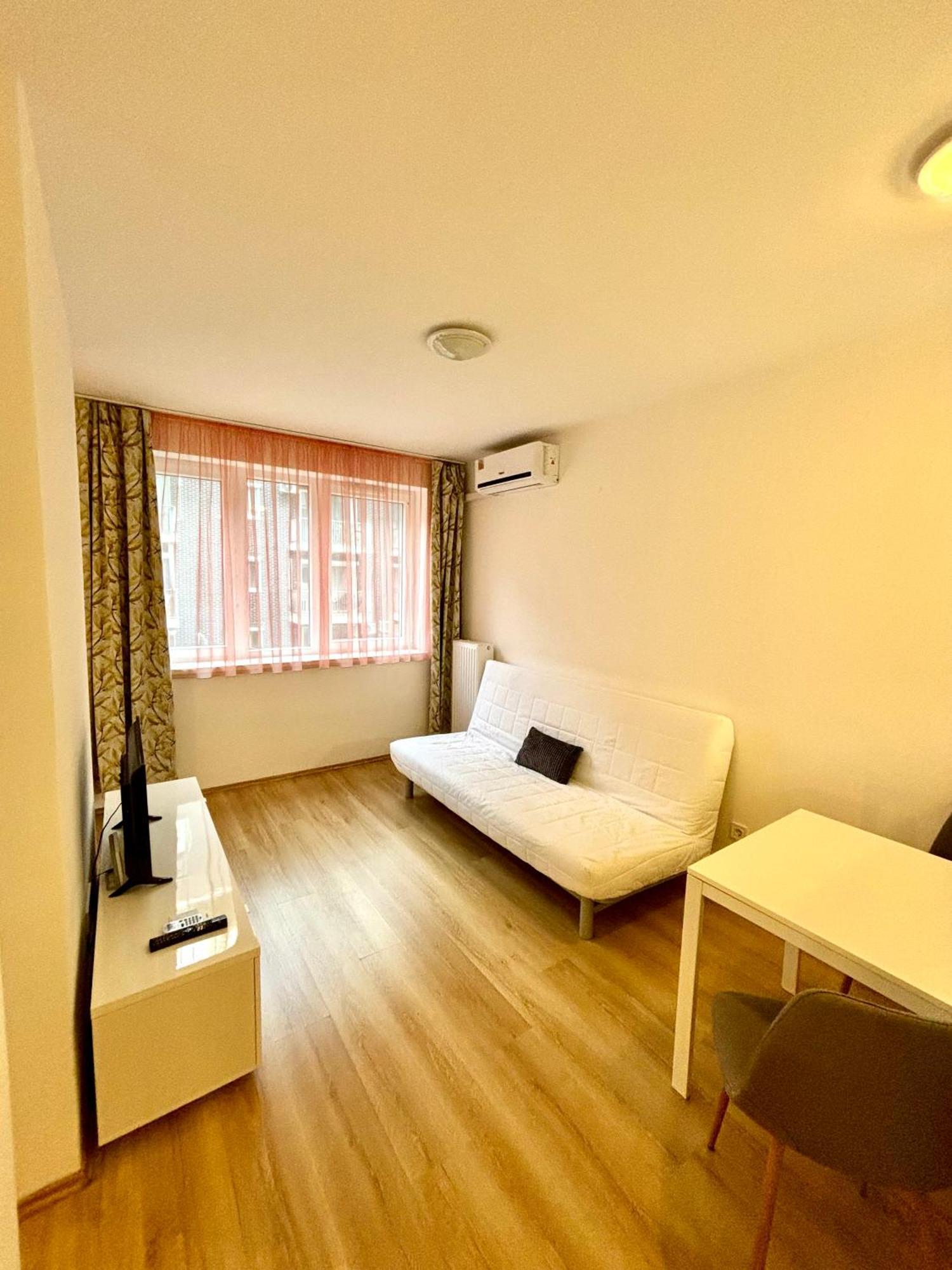 Apartman Leo *
