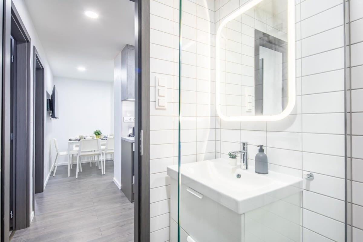Easy Parking - New - Comfy Apartament