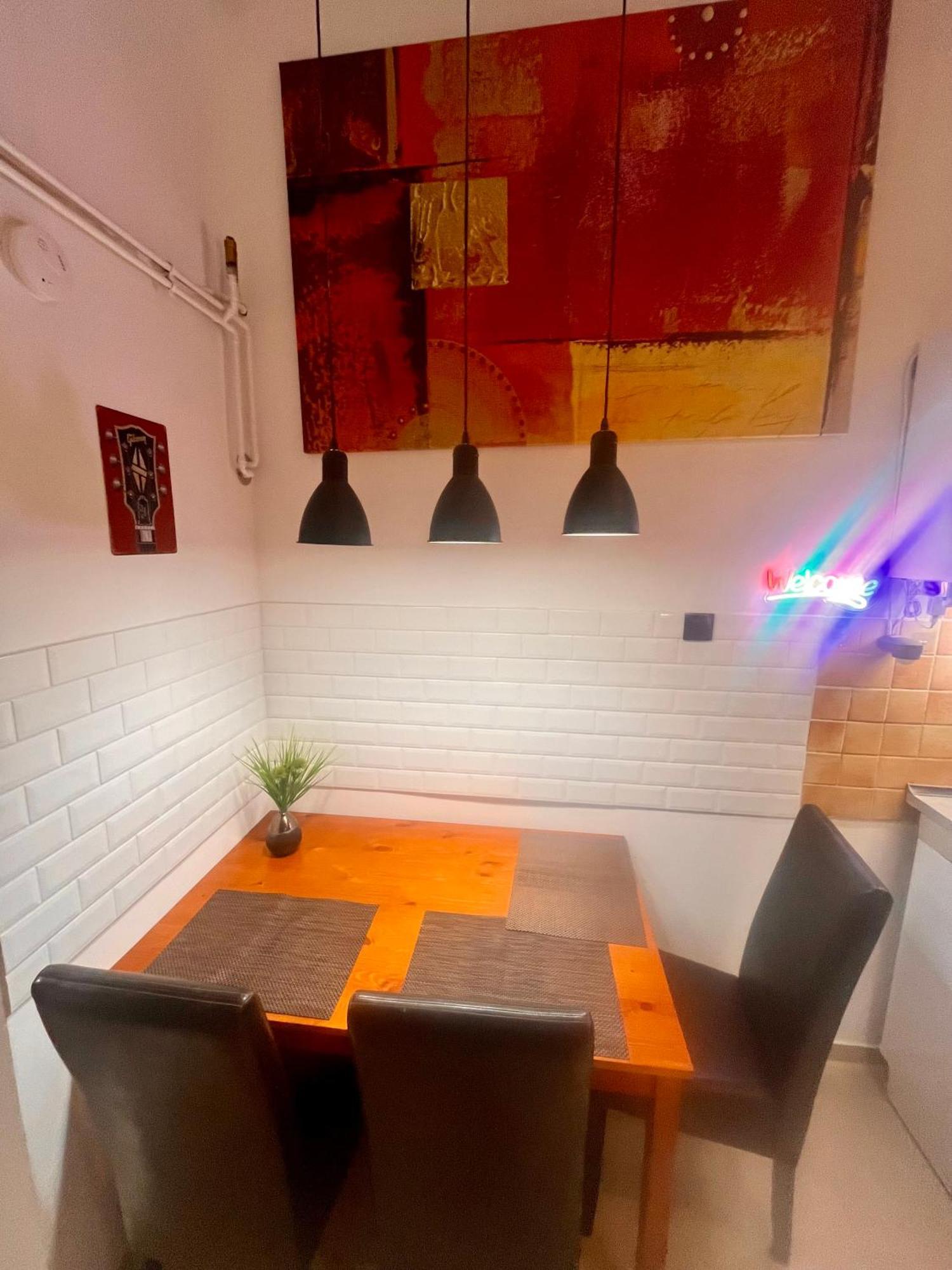 Ernesto 17 With Free Parking Possibility * Budapest