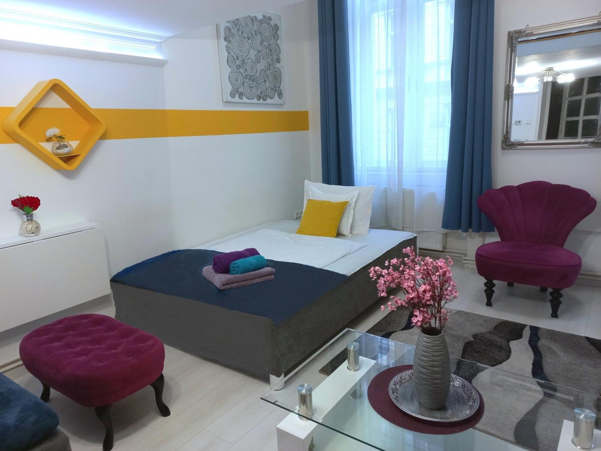 Mariann's Modern In The Center Apartment *