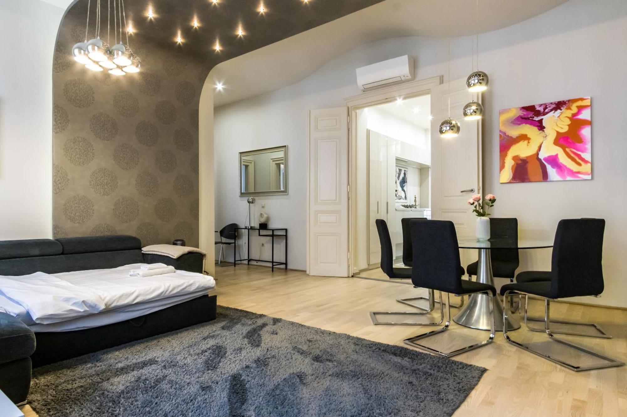 Apartment Andrassy Str. Luxury Budapest