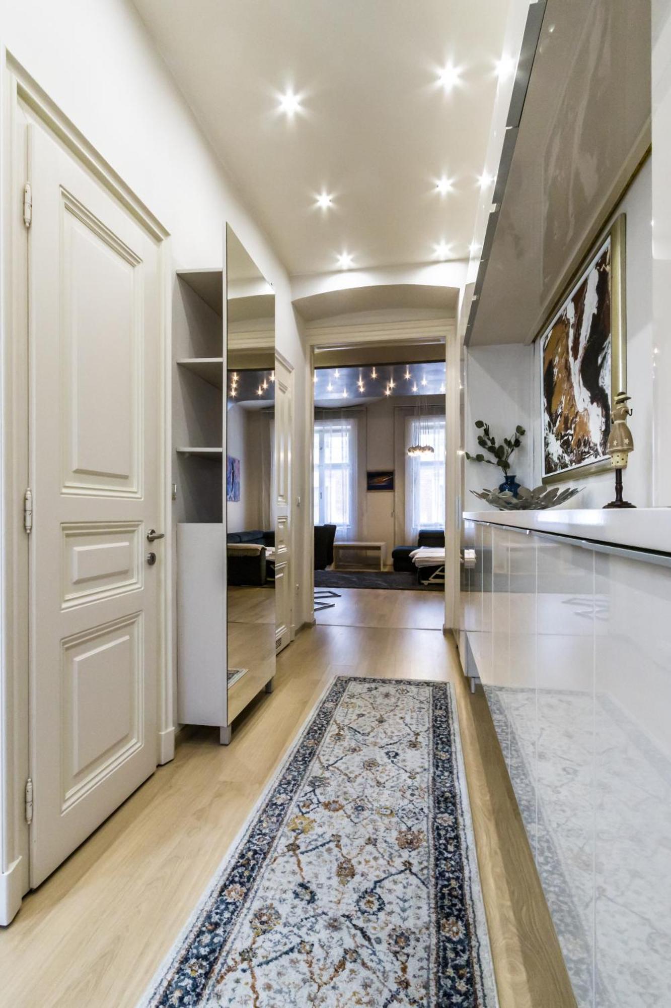 Apartment Andrassy Str. Luxury
