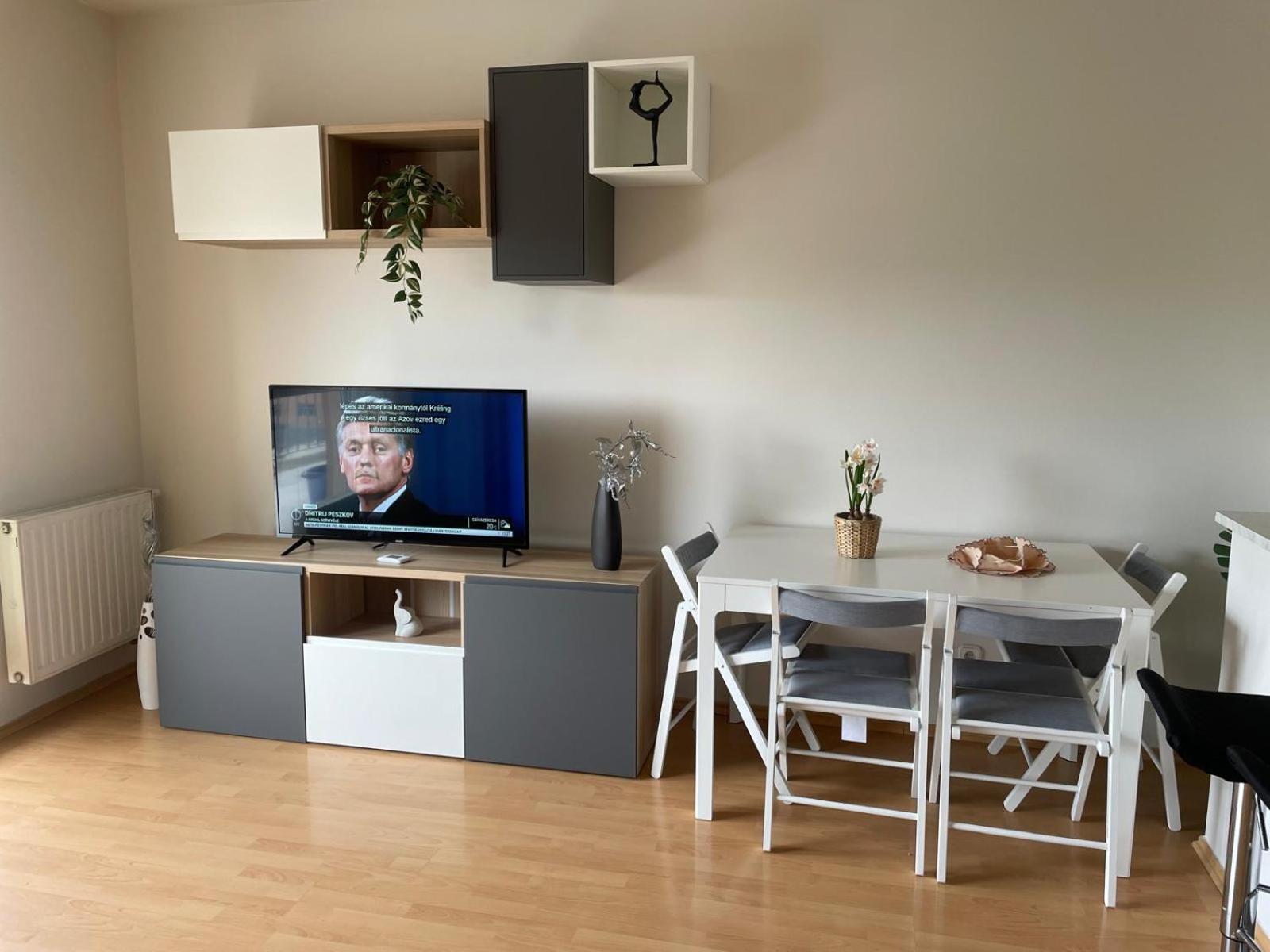 In Budapest, Buda Part With Great Views! Totally Renovated -wifi Available Apartament *