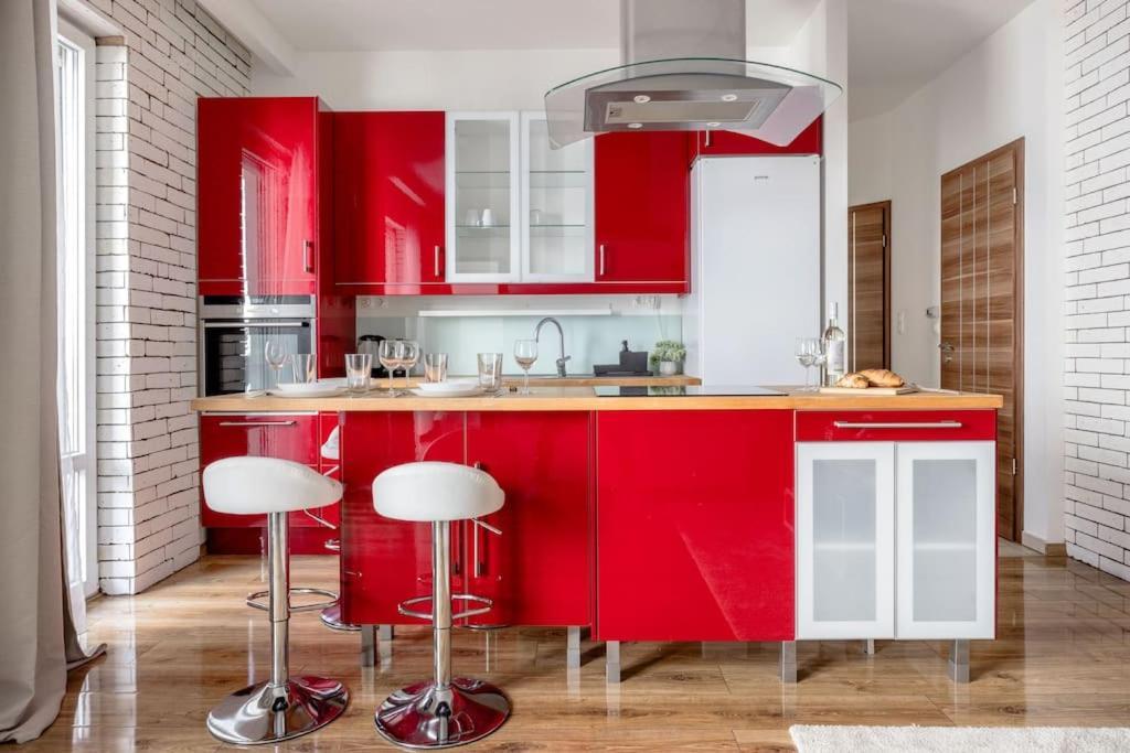 Relaxing Spacious Balcony Super Near Opera Apartment