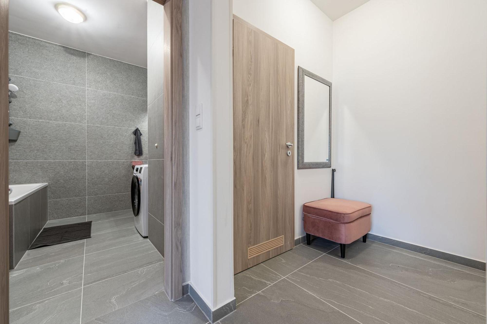 With Garage And Balcony In Center Apartament *