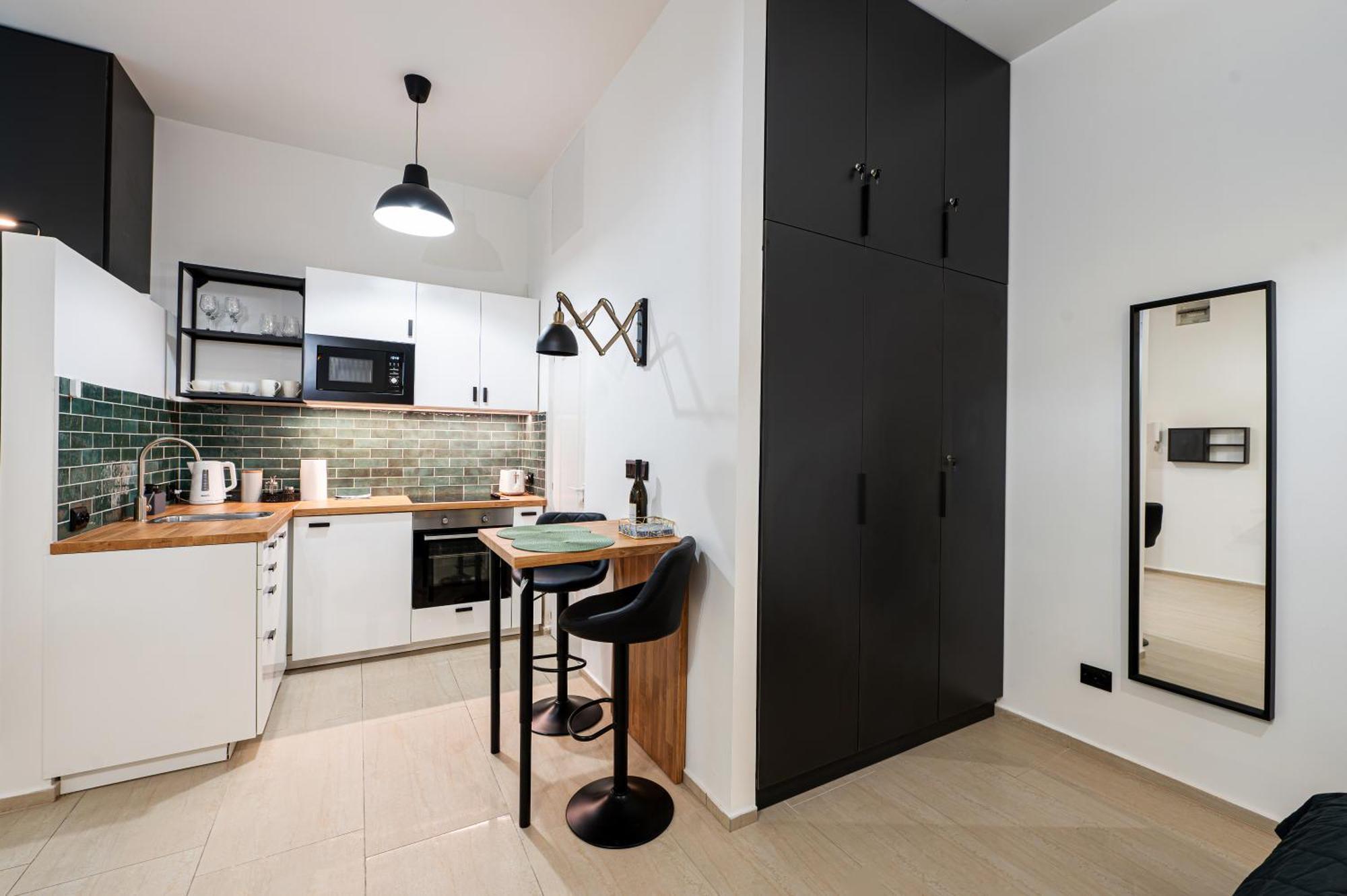 V531 Elitehost Voeroesmarty Budapest