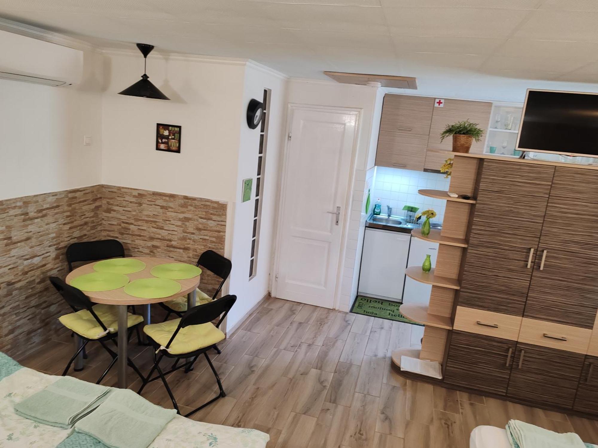 Patricia With Garden Appartement