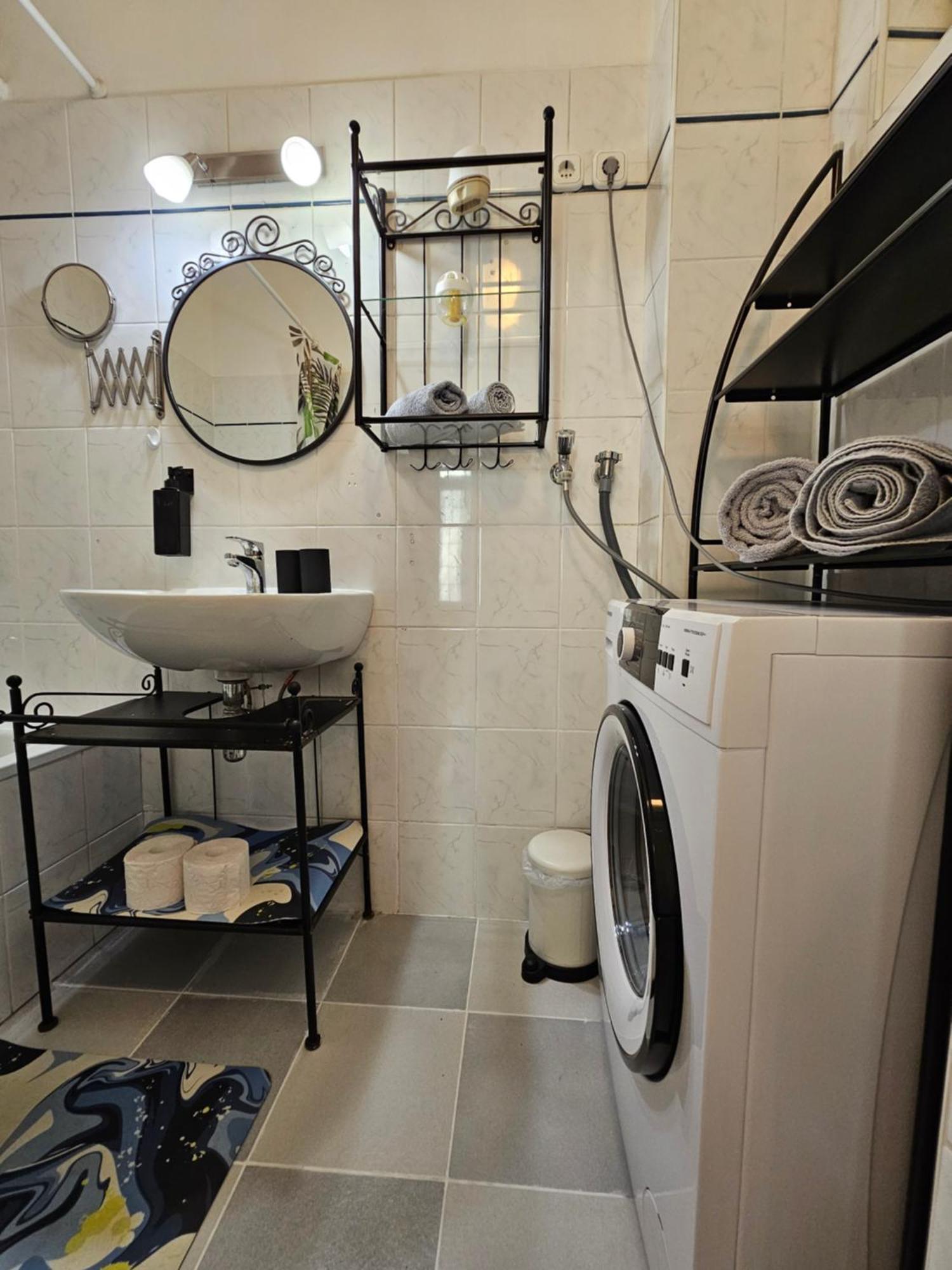 The Greenest Vintage Apartament