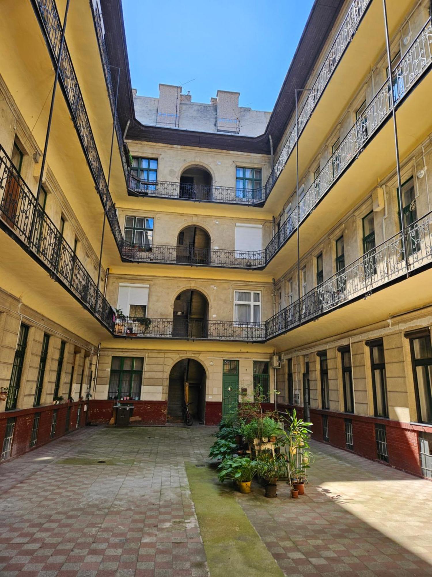 The Greenest Vintage Apartament