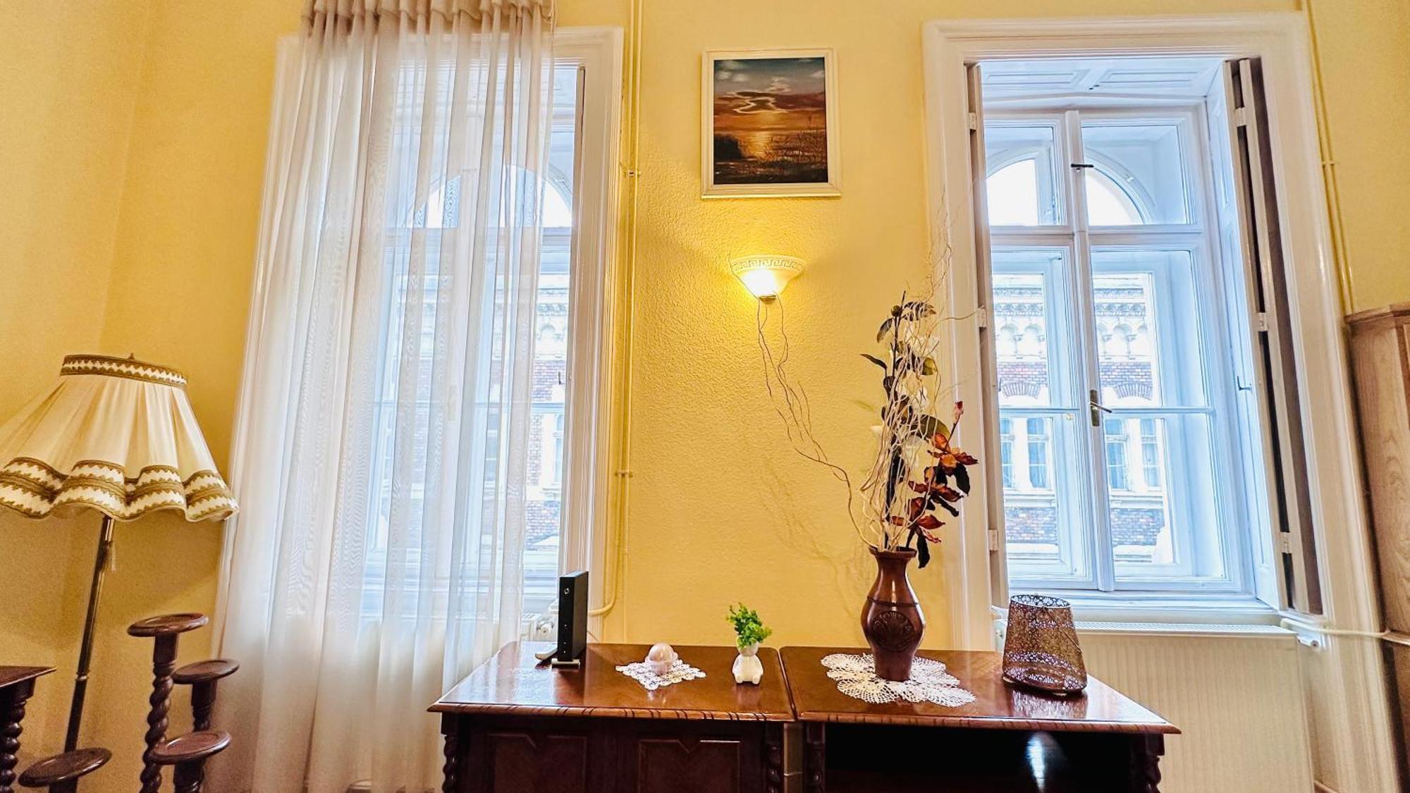 Jozsef 69 - 2brs, 5m To Newyork Cafe Apartment *