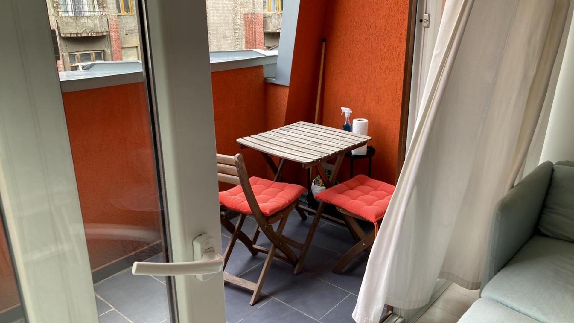 Trendy In The Heart Of The With Balcony Appartamento